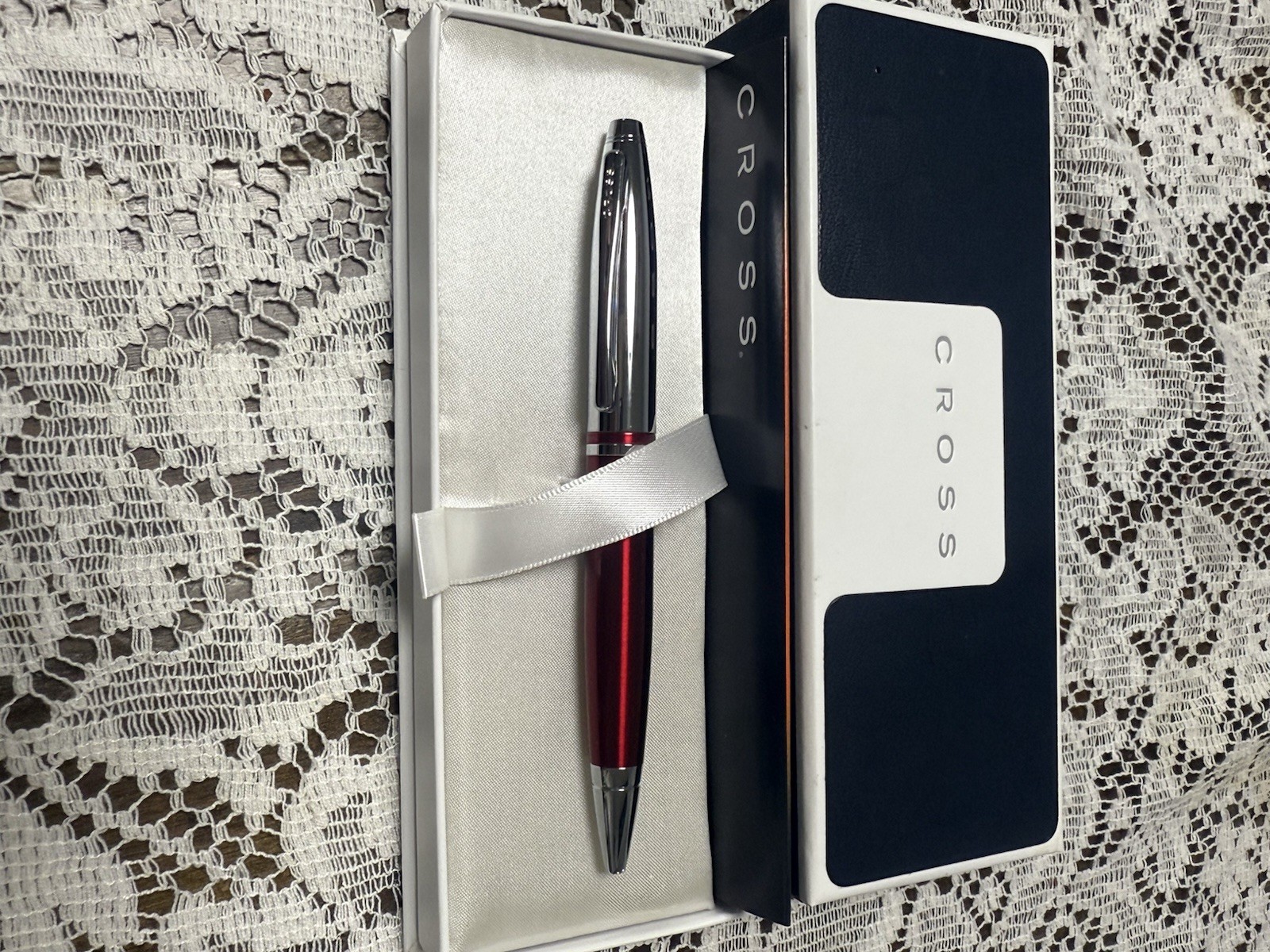 CROSS APOGEE Red lacquer/Silver Twisted Ballpoint Pen wz/Box&Manual Discontinued CROSS APOGEE Red lacquer/Silver Twisted Ballpoint Pen wz/Box&Manual Discontinued