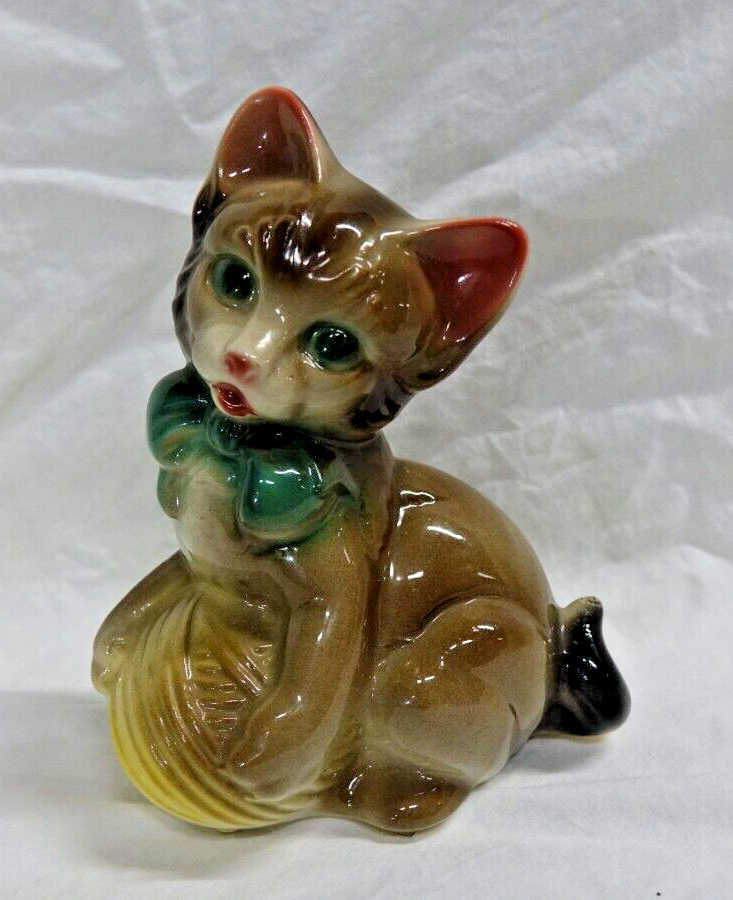 Vintage Ceramic Green Eye Kitty Cat Kitten With Yarn Figurine Royal Copley