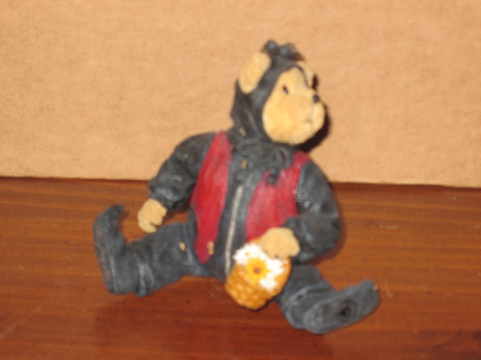 Boyds Bears Shoe Box Lady B Bear #3257 1E/918 No box