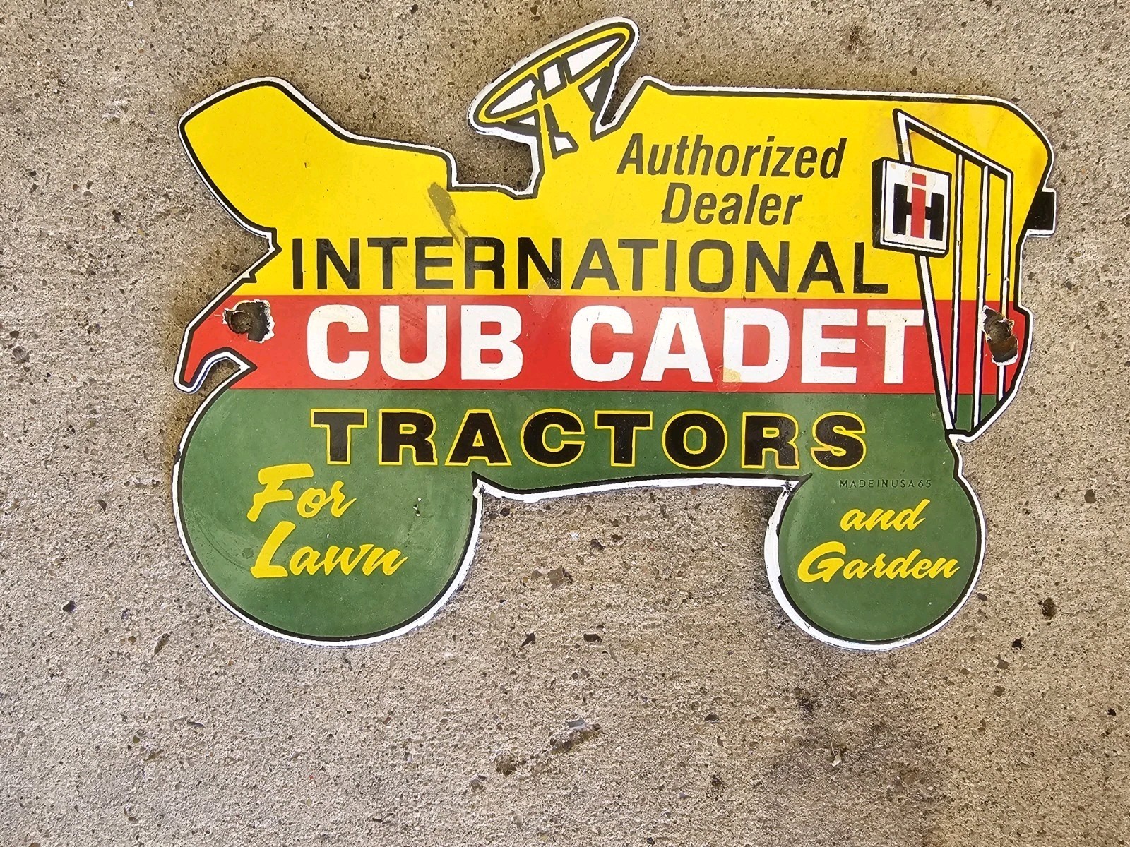 VINTAGE INTERNATIONAL CADET TRACTOR HEAVY DUTY FARM PORCELAIN SIGN 10 VINTAGE INTERNATIONAL CADET TRACTOR HEAVY DUTY FARM PORCELAIN SIGN 10