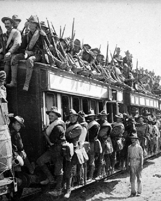 Military train with soldiers of the 17th Infantry 8\