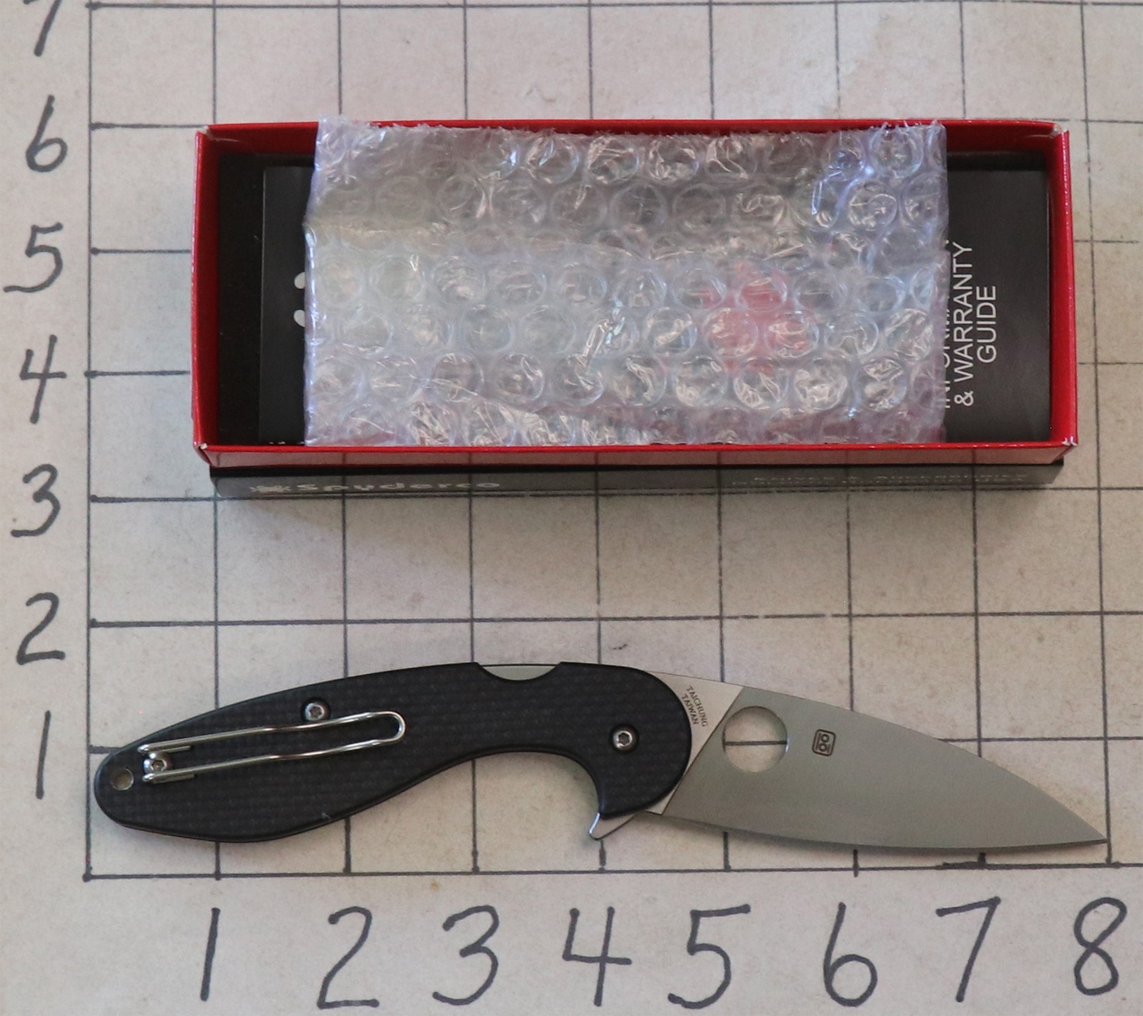 Spyderco Sliverax, S30V Plain Blade, New in the Box, C228CFP Spyderco Sliverax, S30V Plain Blade, New in the Box, C228CFP