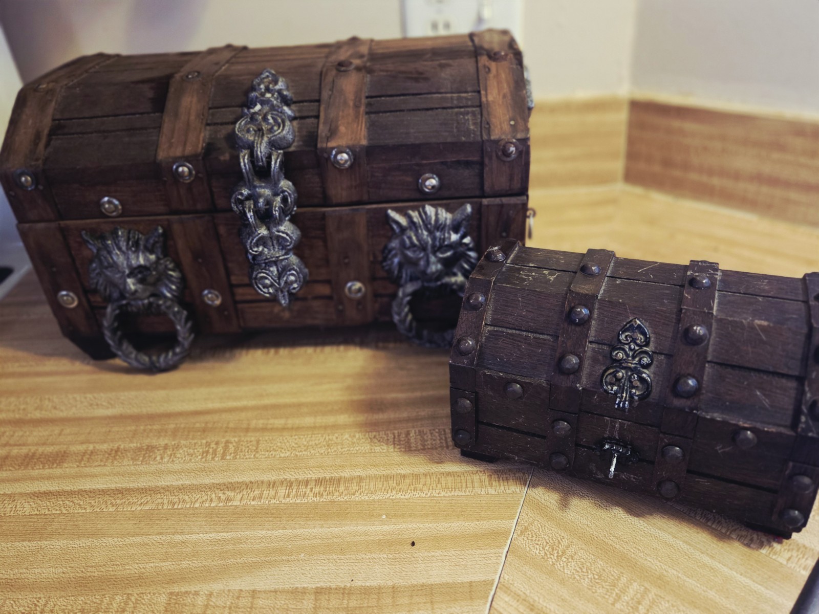VTG Treasure/ Pirate Chest Combo Lion's Head Closure VTG Treasure/ Pirate Chest Combo Lion's Head Closure