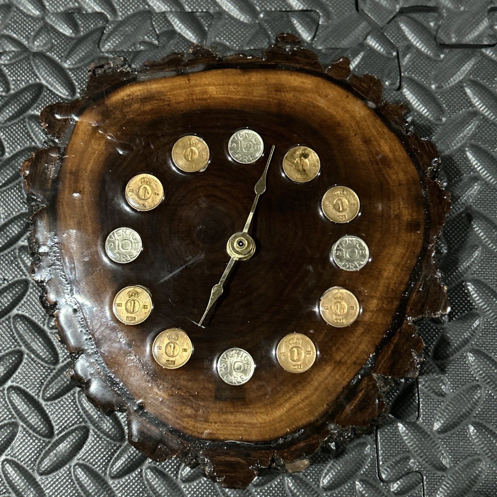 Vintage 1970s Live Edge Wood Slab Wall Clock Swedish Öre Coins Thick Tree Slice Vintage 1970s Live Edge Wood Slab Wall Clock Swedish Öre Coins Thick Tree Slice