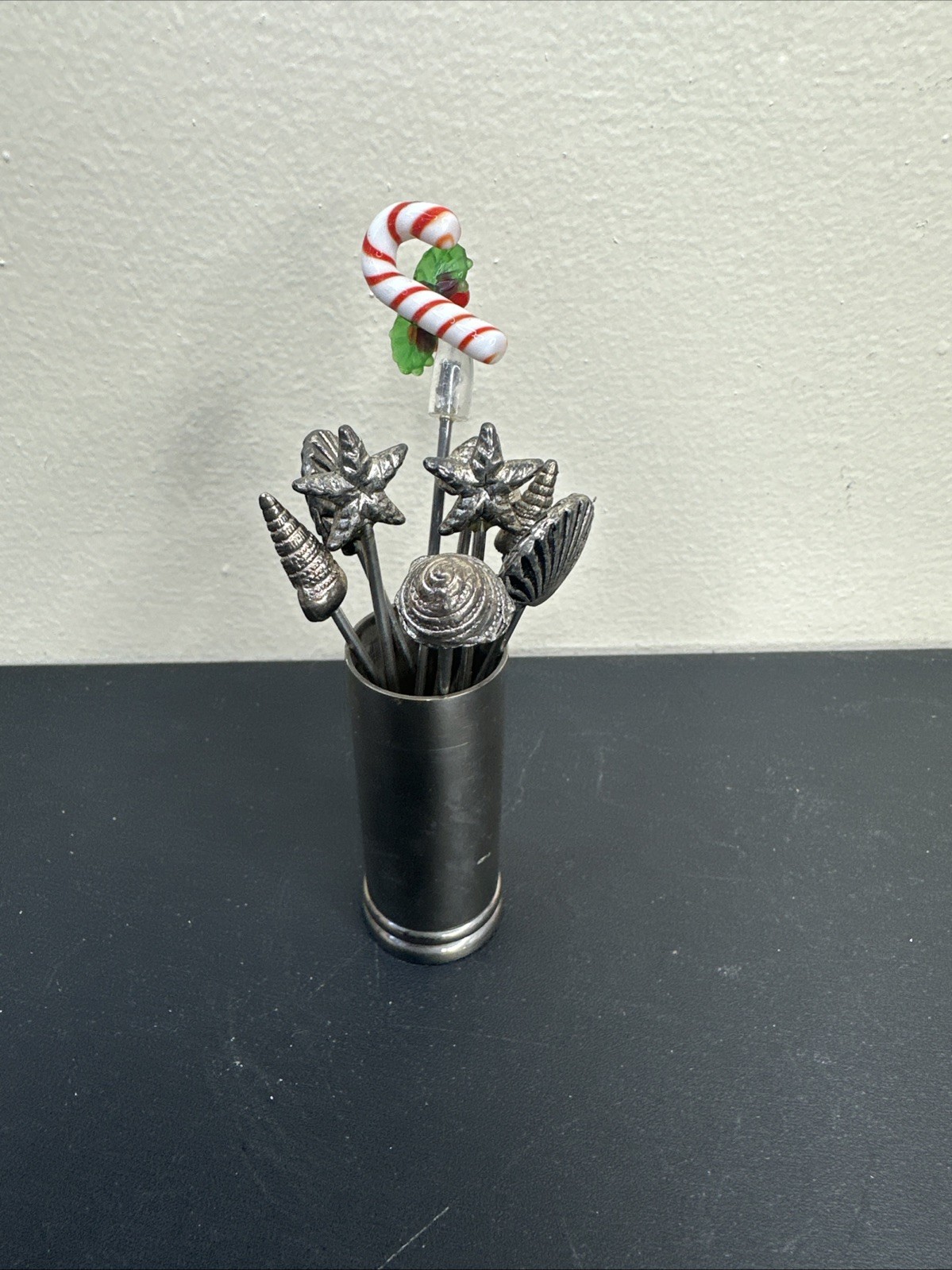 Pier 1 Silver Tone Seashells Cheese Hors D\'oeuvre Appetizer Forks Picks Holder