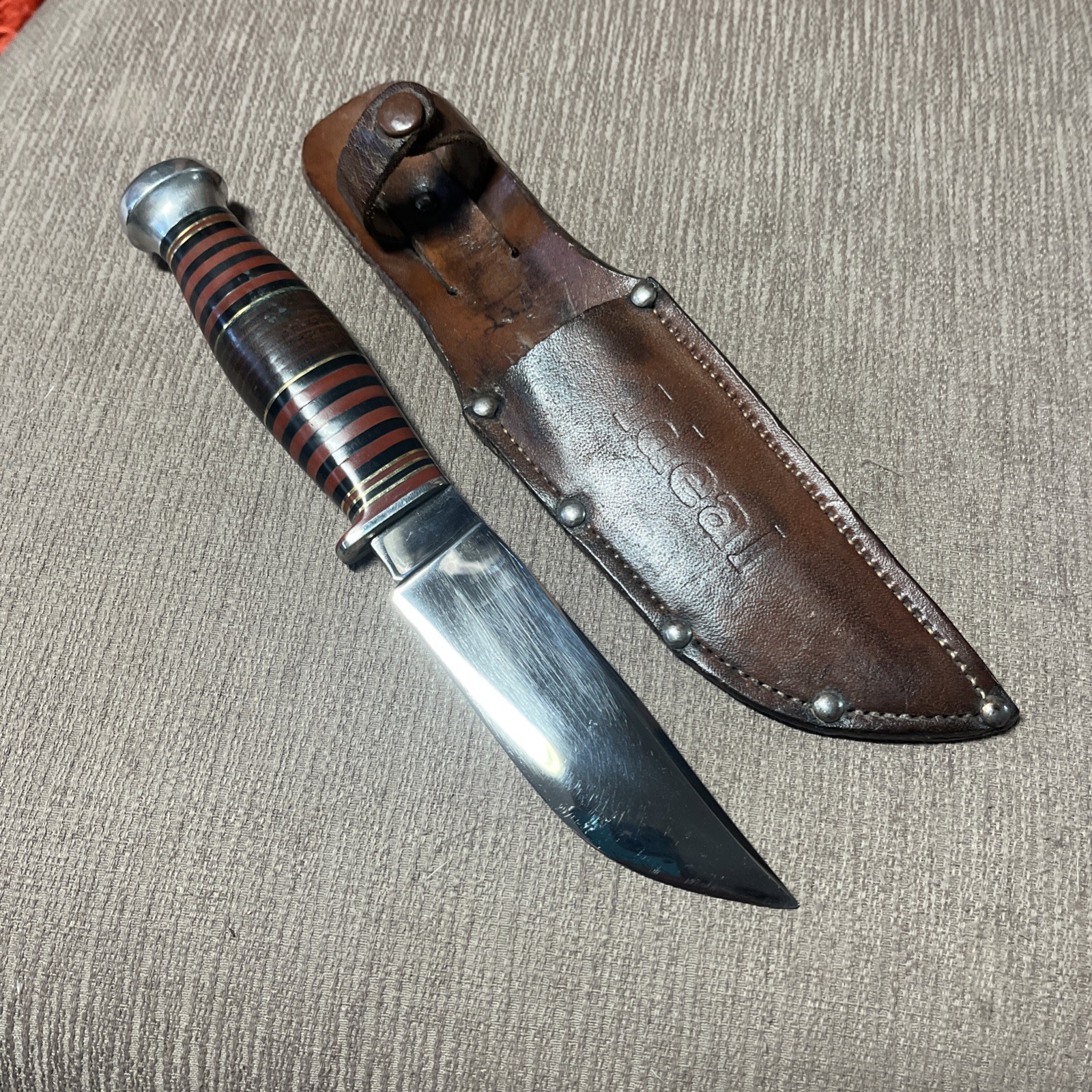 Excellent Vintage Cattaraugus Woodcraft Style, Red Blk Brn Leather Spacers Excellent Vintage Cattaraugus Woodcraft Style, Red Blk Brn Leather Spacers