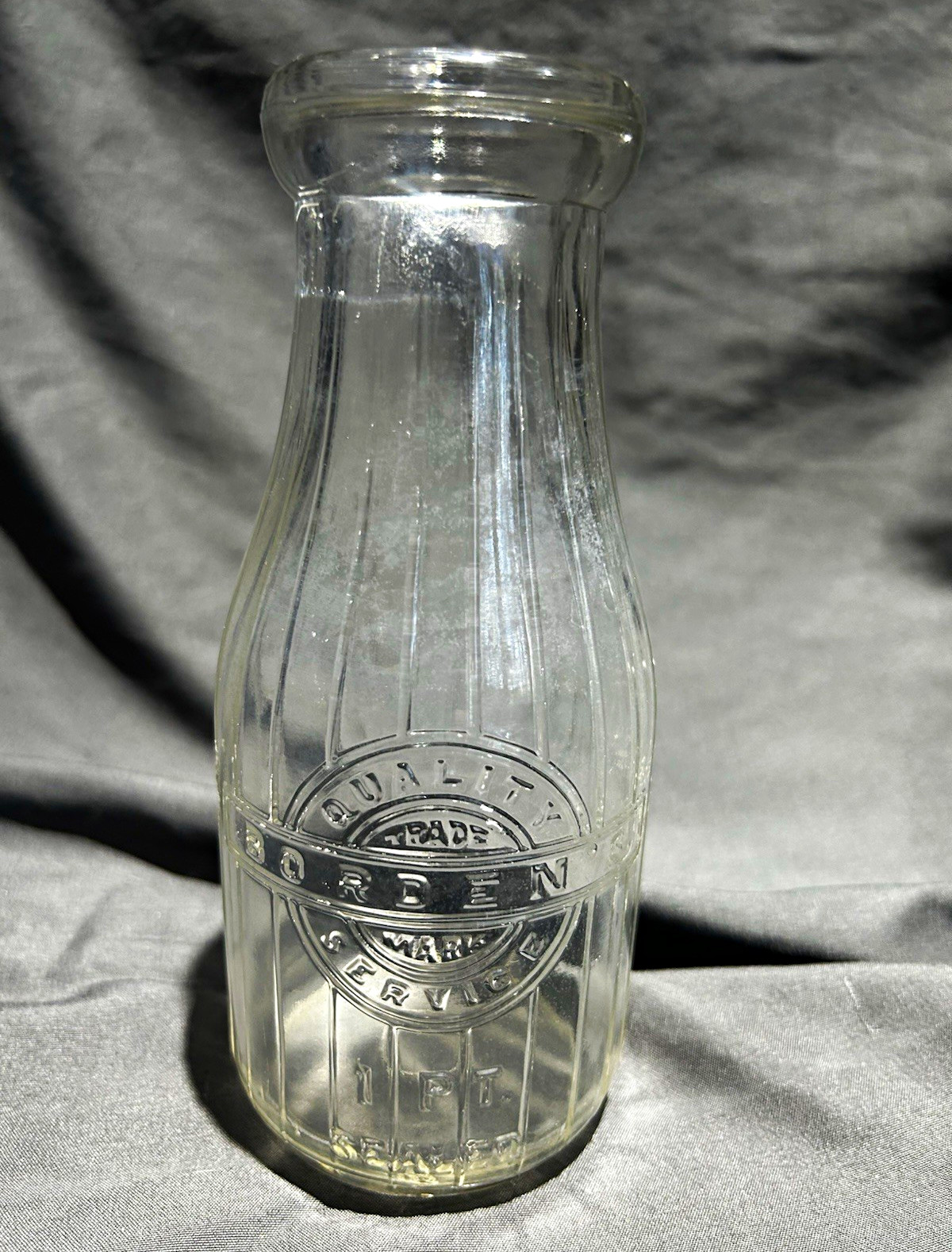 Vintage Borden's Milk Bottle Ribbed Clear Glass 1 Pint Embossed Chicago IL 
