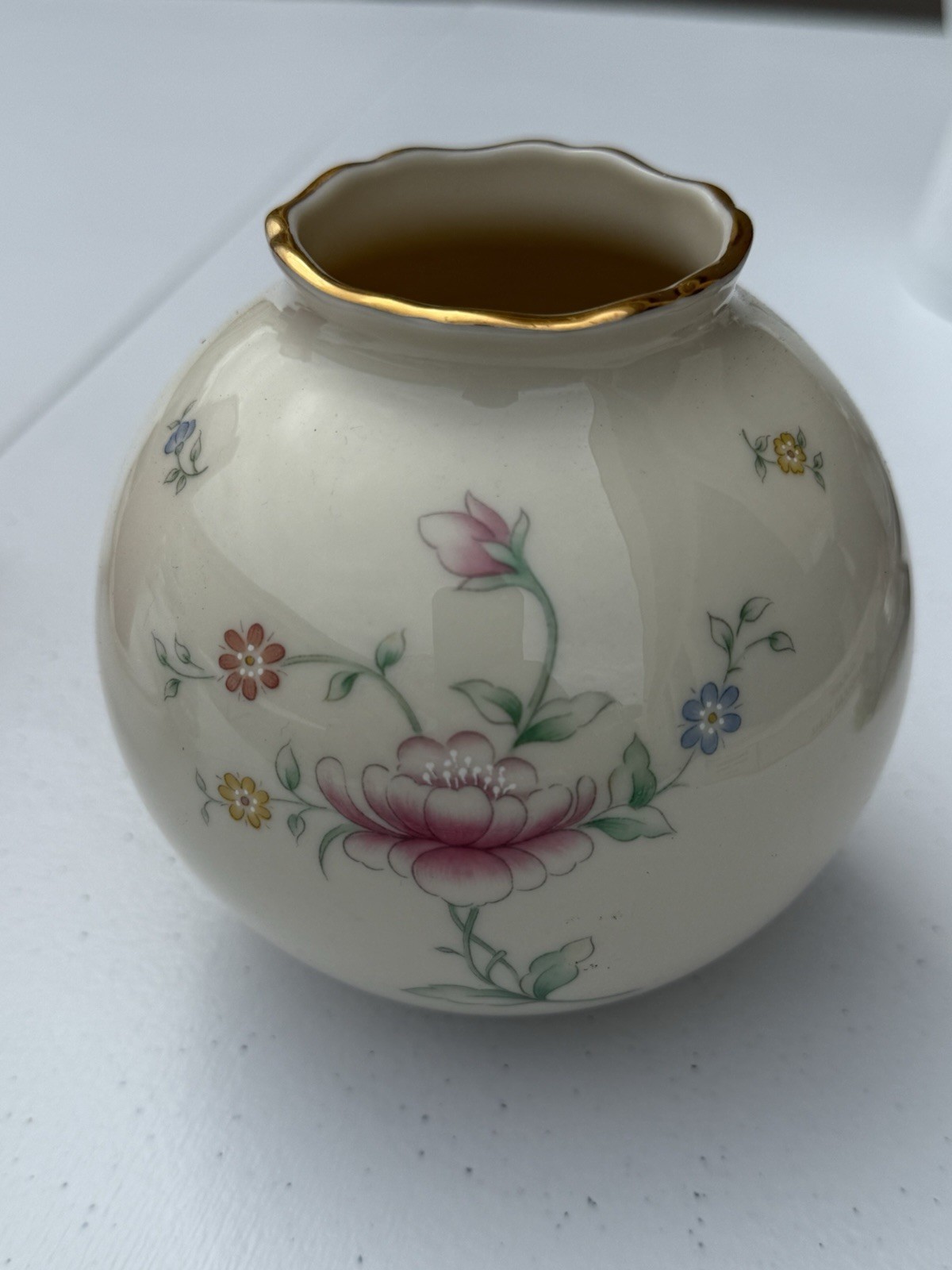 Lenox Bud Vase - Floral Garden Round Beautiful Vase