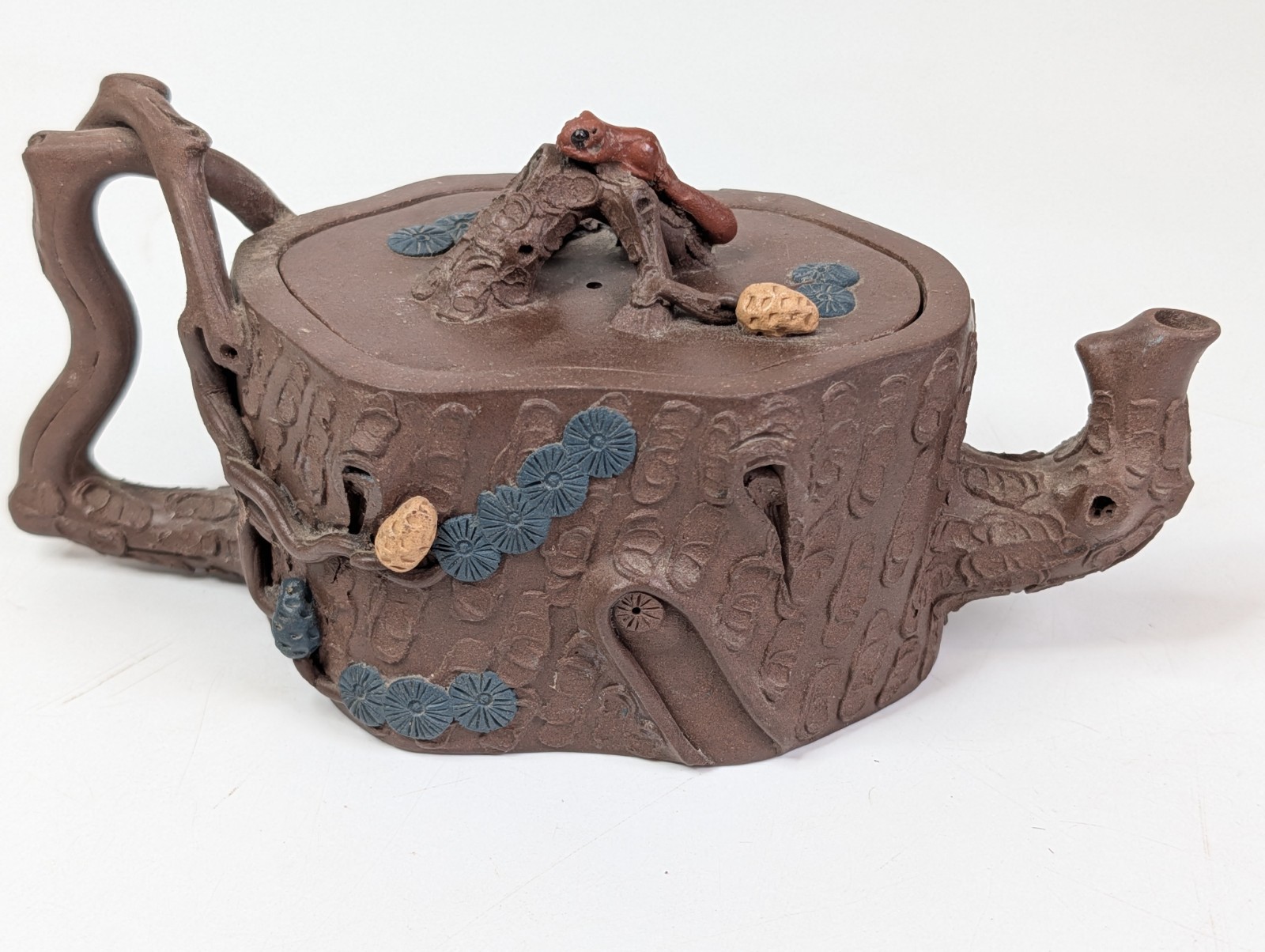 Vintage Chinese Wu Family Yixing Zisha Purple Clay Teapot Squirrel Tree Trunk Vintage Chinese Wu Family Yixing Zisha Purple Clay Teapot Squirrel Tree Trunk