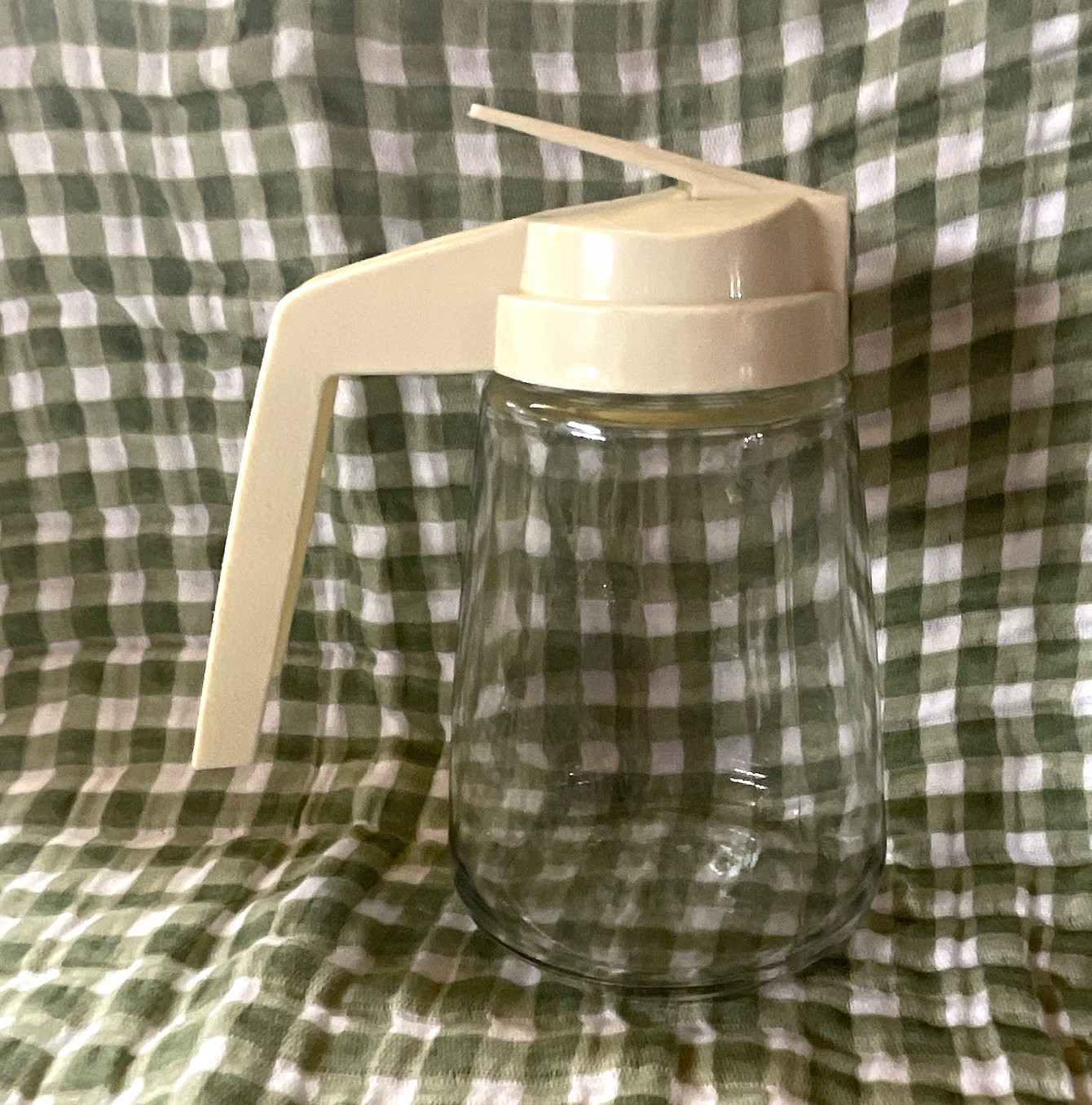Vintage Gemco Ivory Top glass syrup dispenser used used in great condition 