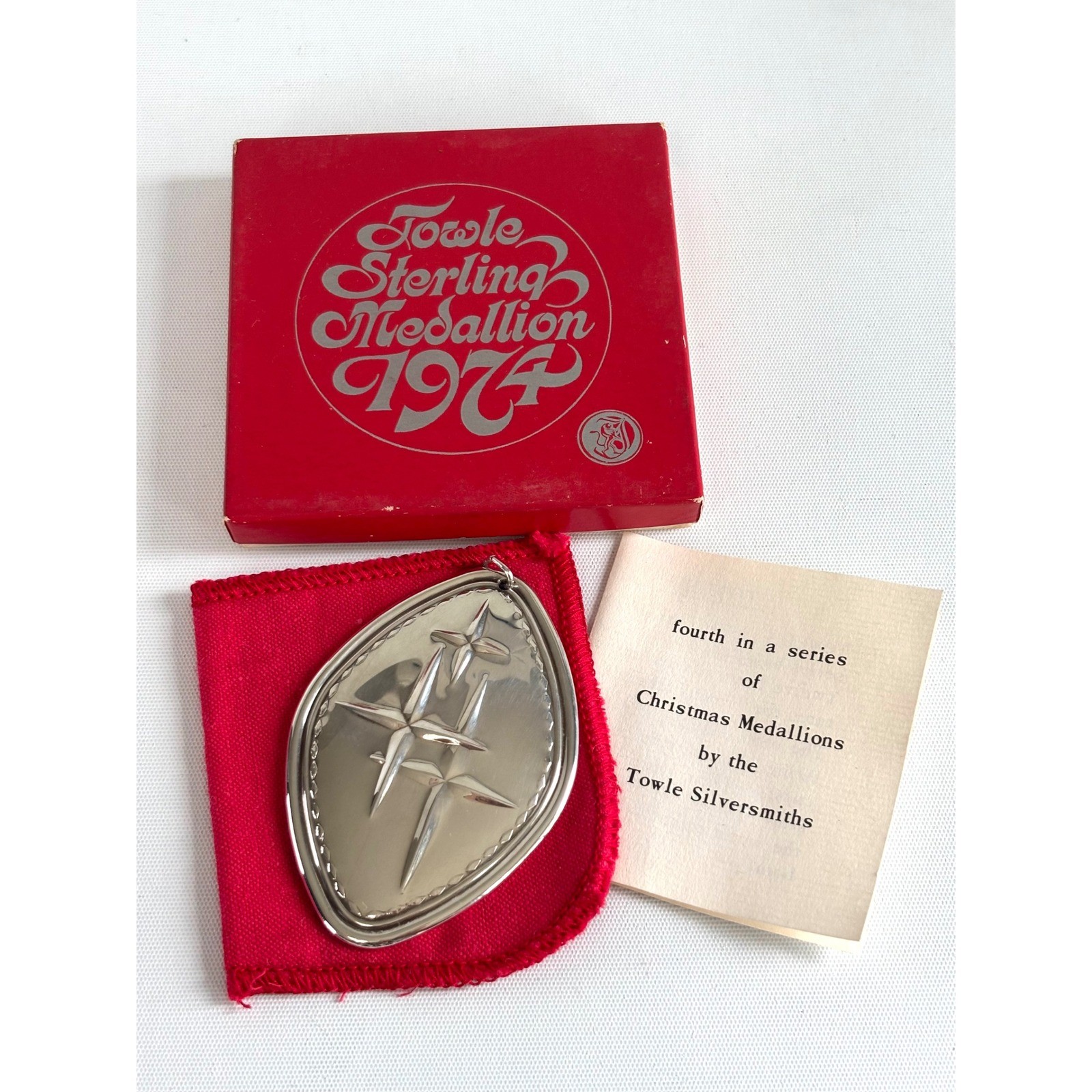 Towle 1974 Sterling Silver Christmas Medallion Pendant 4th Series Star Birds Box Towle 1974 Sterling Silver Christmas Medallion Pendant 4th Series Star Birds Box
