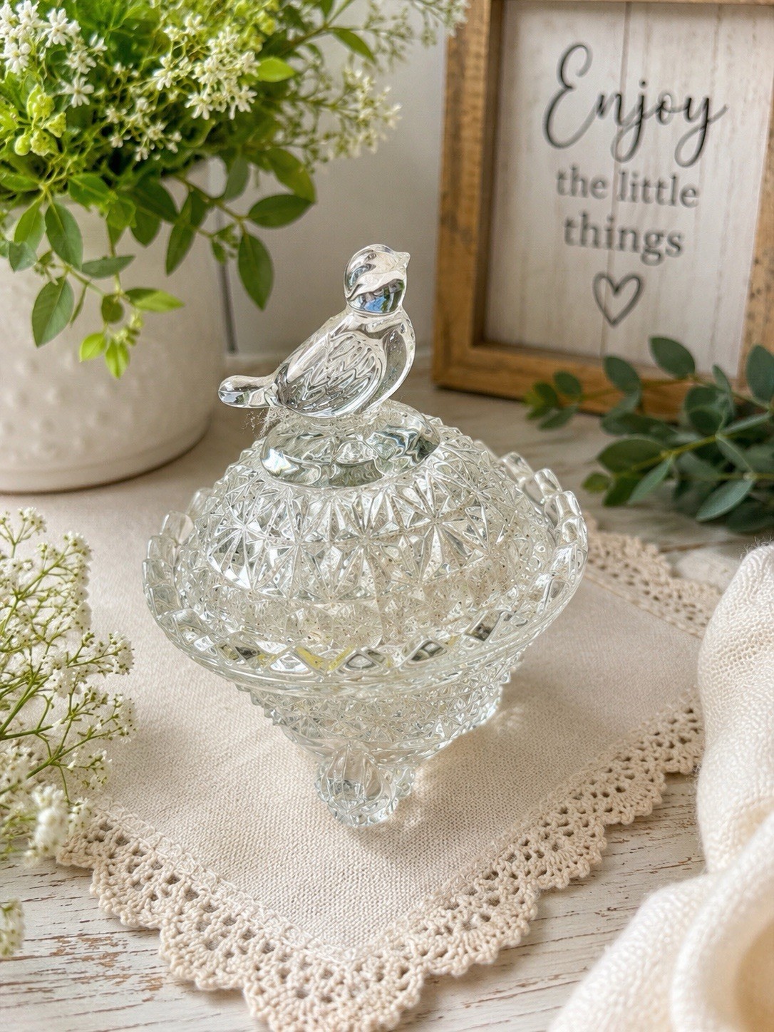 Hofbauer Byrds Trinket Box Footed 3 Toed Pressed Glass Circa 1990's Germany