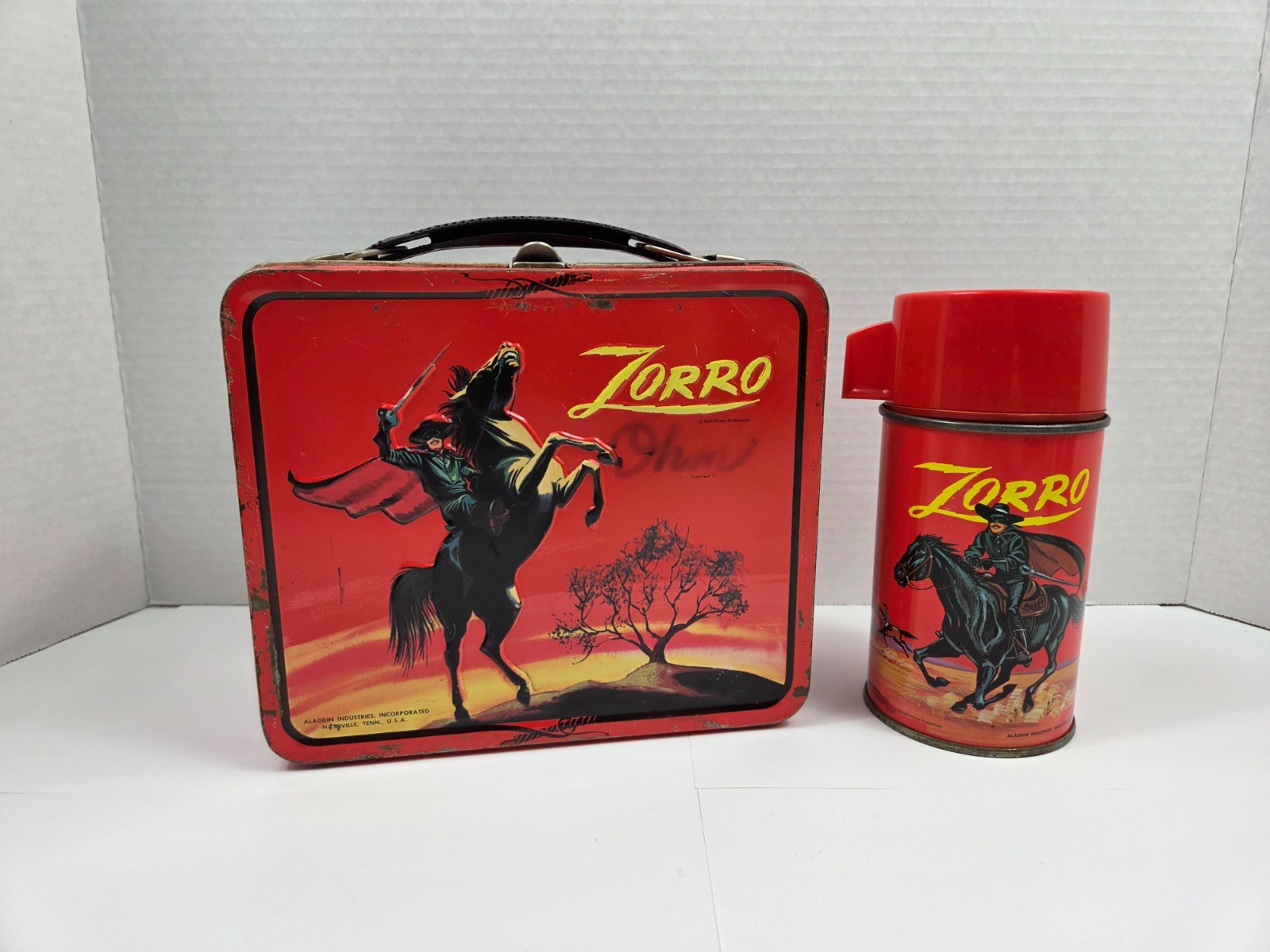 Vintage 1966 Disney\'s Zorro Metal Lunchbox & Thermos
