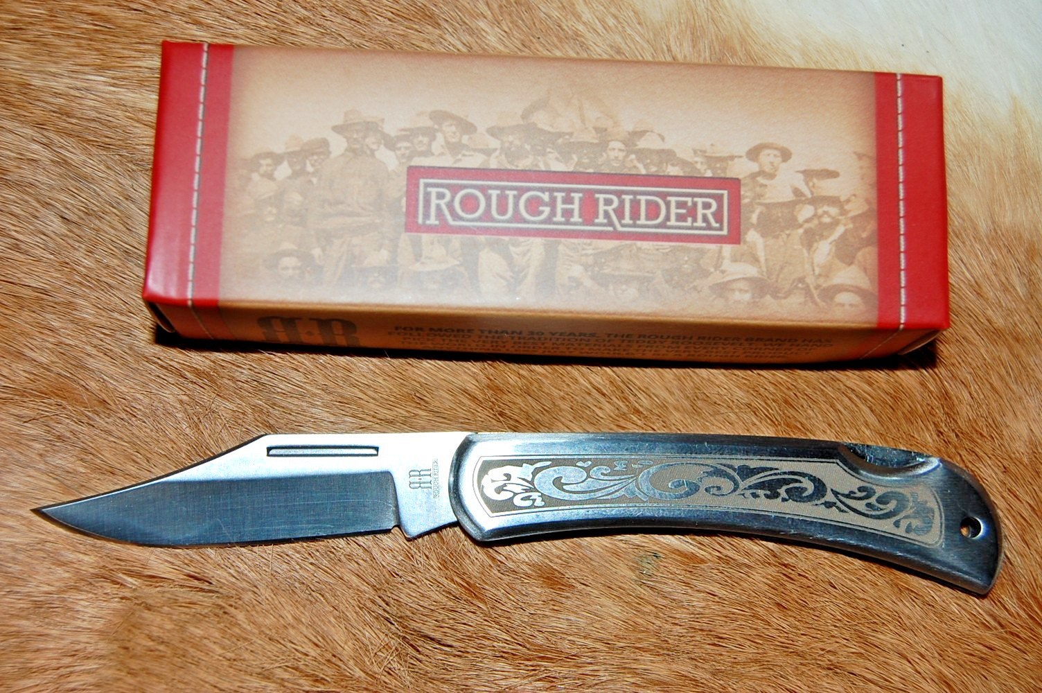 Gentleman\'s Lockback Knife, Etched Stainless Steel Handle w/ Pocket Clip - NEW