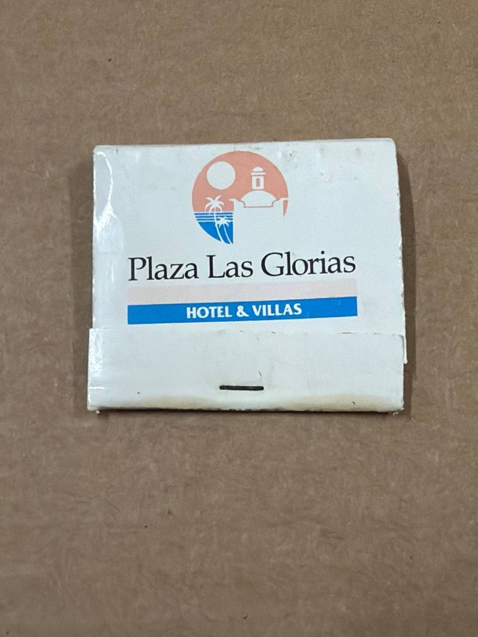 Vintage Plaza Las Glorias Hotel & Villas Mexico Matchbook Full Unstruck Souvenir Vintage Plaza Las Glorias Hotel & Villas Mexico Matchbook Full Unstruck Souvenir
