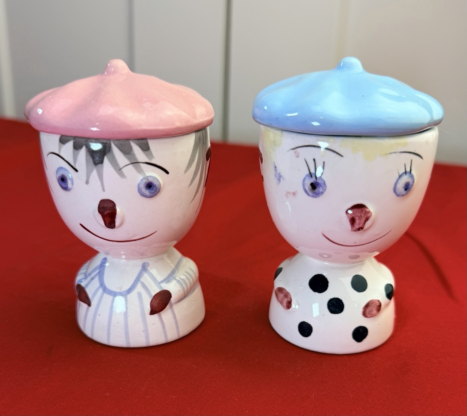 Vtg Anthropomorphic Boy Girl Ceramic Egg Cups Lids Beret Hats Japan MCM 1950s