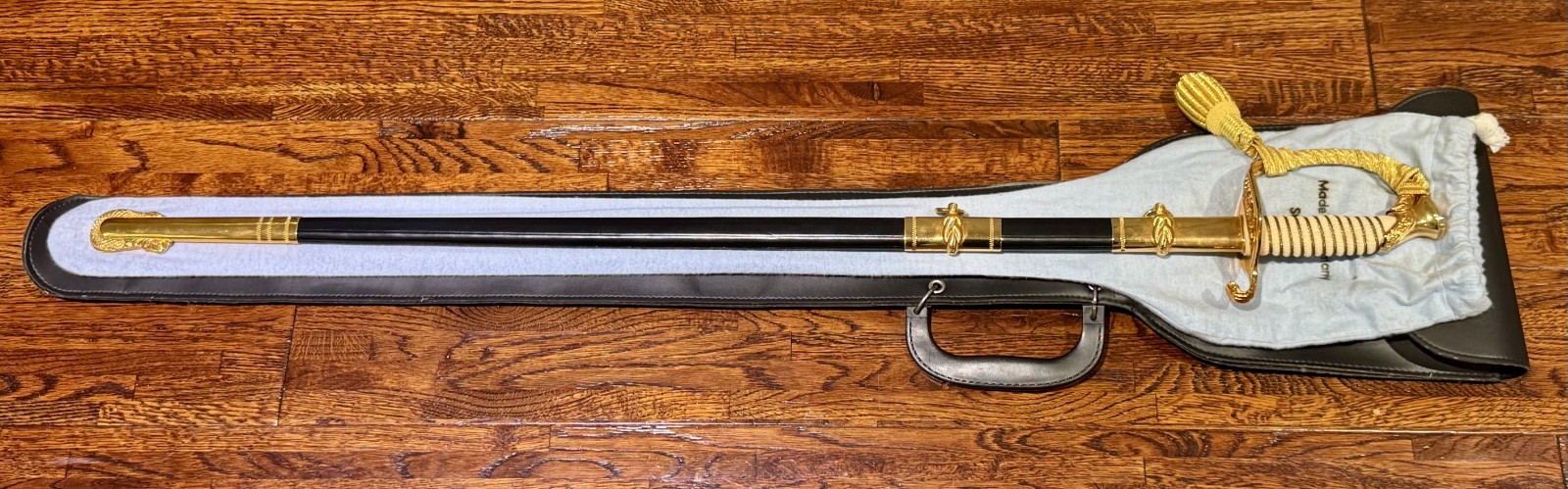 Vanguard US Navy Officer's Sword, 32 Vanguard US Navy Officer's Sword, 32