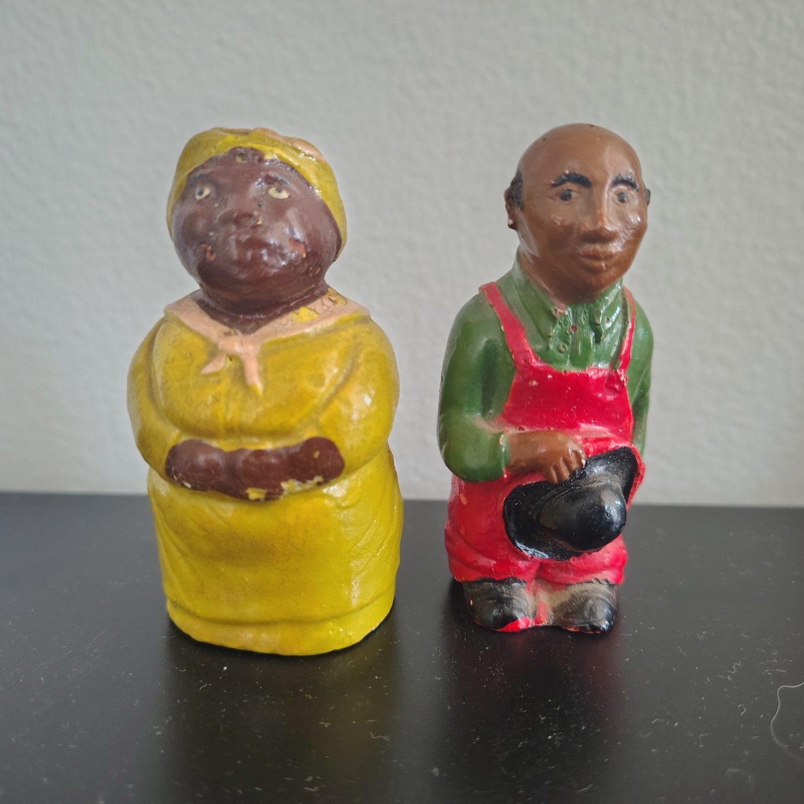 RARE VINTAGE SOUTHERN AMERICANA SALT AND PEPPER SHAKERS MA AND PA SOUTH