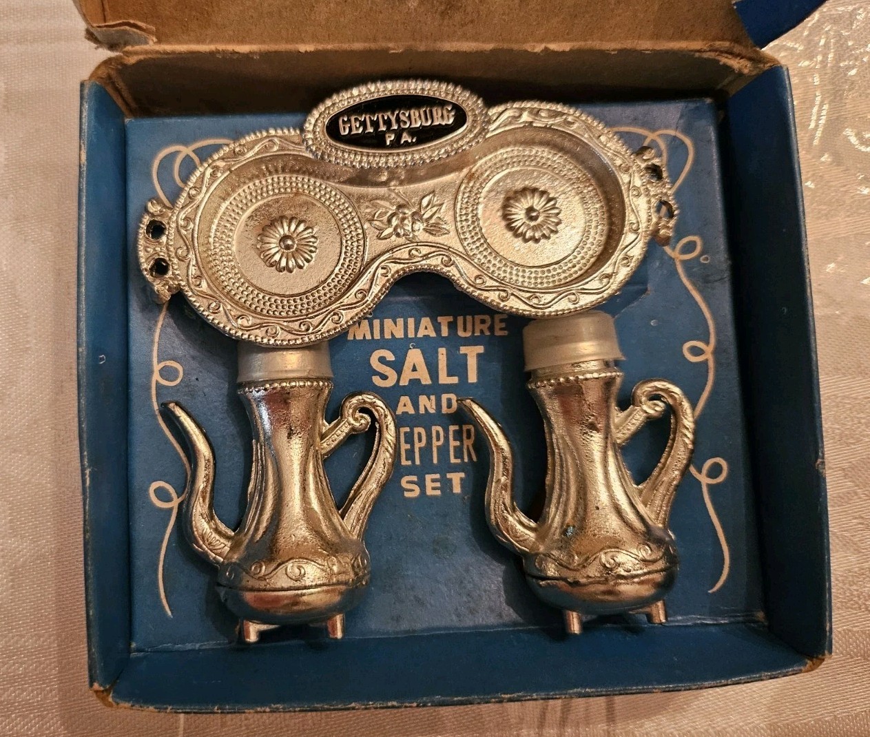 1950s Miniature Salt & Pepper Shakers GETTYSBURG SOUVENIR in Box Made in Japan 1950s Miniature Salt & Pepper Shakers GETTYSBURG SOUVENIR in Box Made in Japan