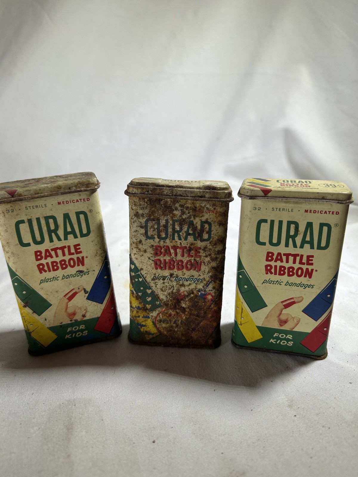 Vintage 3 Curad Battle Ribbon Plastic Bandage Band Aid Hinged Tin c 1960s Vintage 3 Curad Battle Ribbon Plastic Bandage Band Aid Hinged Tin c 1960s