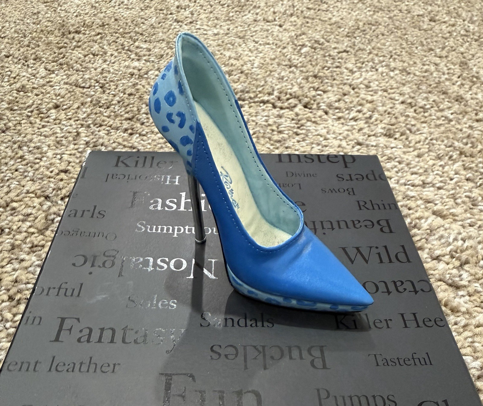 Just The Right Shoes Raine Maneater Miniature Shoes Figurine