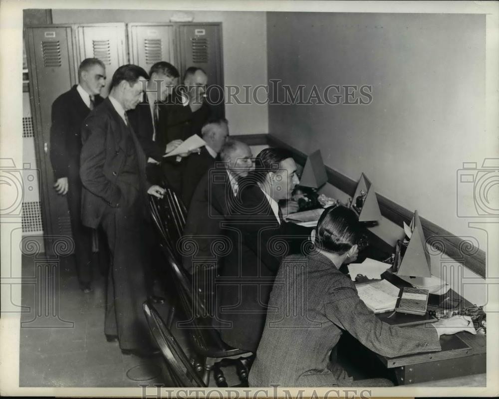 1937 Press Photo Telegraphers at Work After Supreme Court Labor Act - ney12229 1937 Press Photo Telegraphers at Work After Supreme Court Labor Act - ney12229
