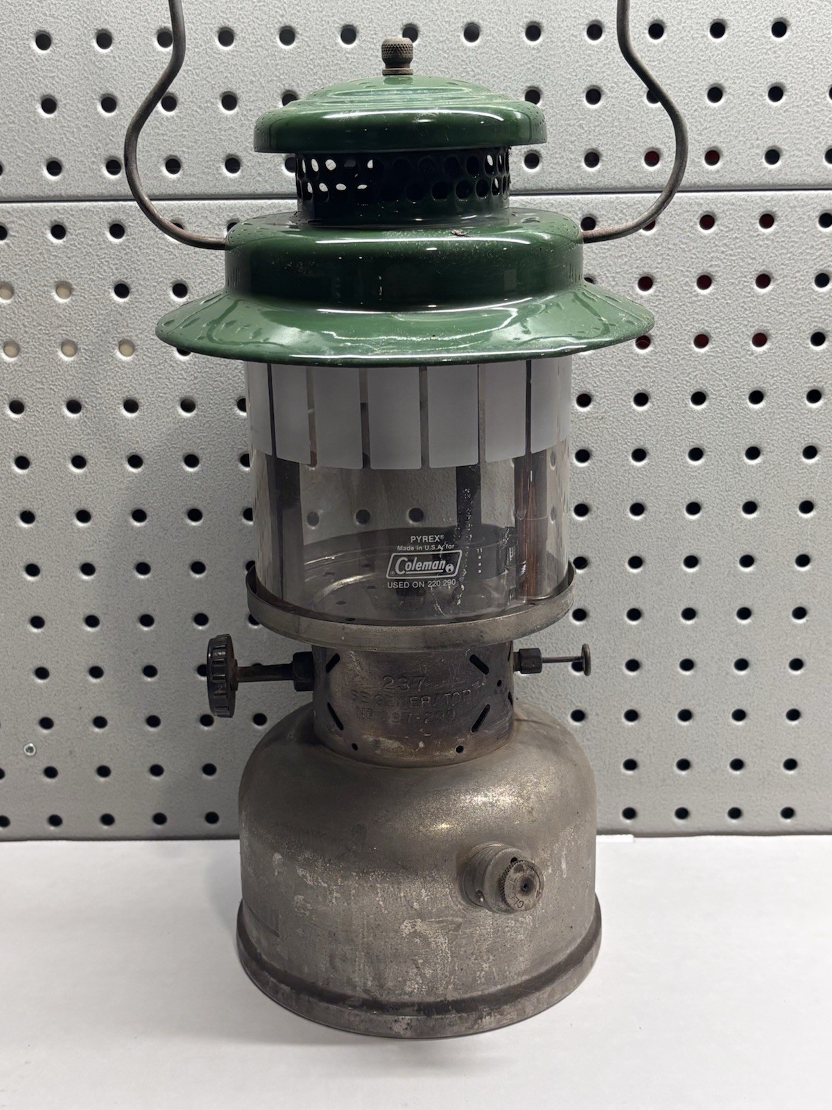 Nice Vintage Coleman Sunshine of the Night Lantern 237-299 w/ Glass