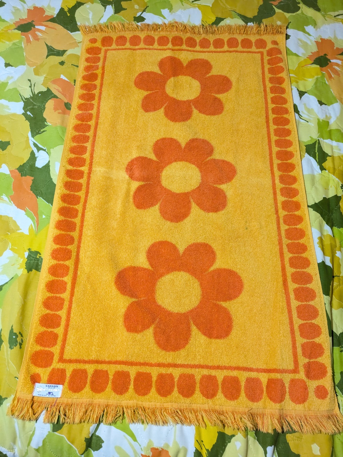 Vintage Canon Royal Family Daisy Bath Towel Orange Vintage Canon Royal Family Daisy Bath Towel Orange