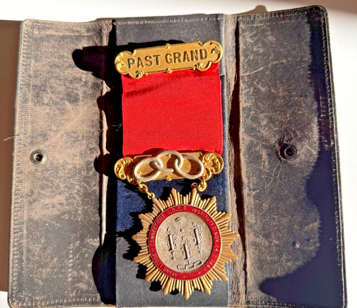 Antique IOOF Past Grand Jewel Medal Grand Lodge Connecticut Odd Fellows Case Antique IOOF Past Grand Jewel Medal Grand Lodge Connecticut Odd Fellows Case
