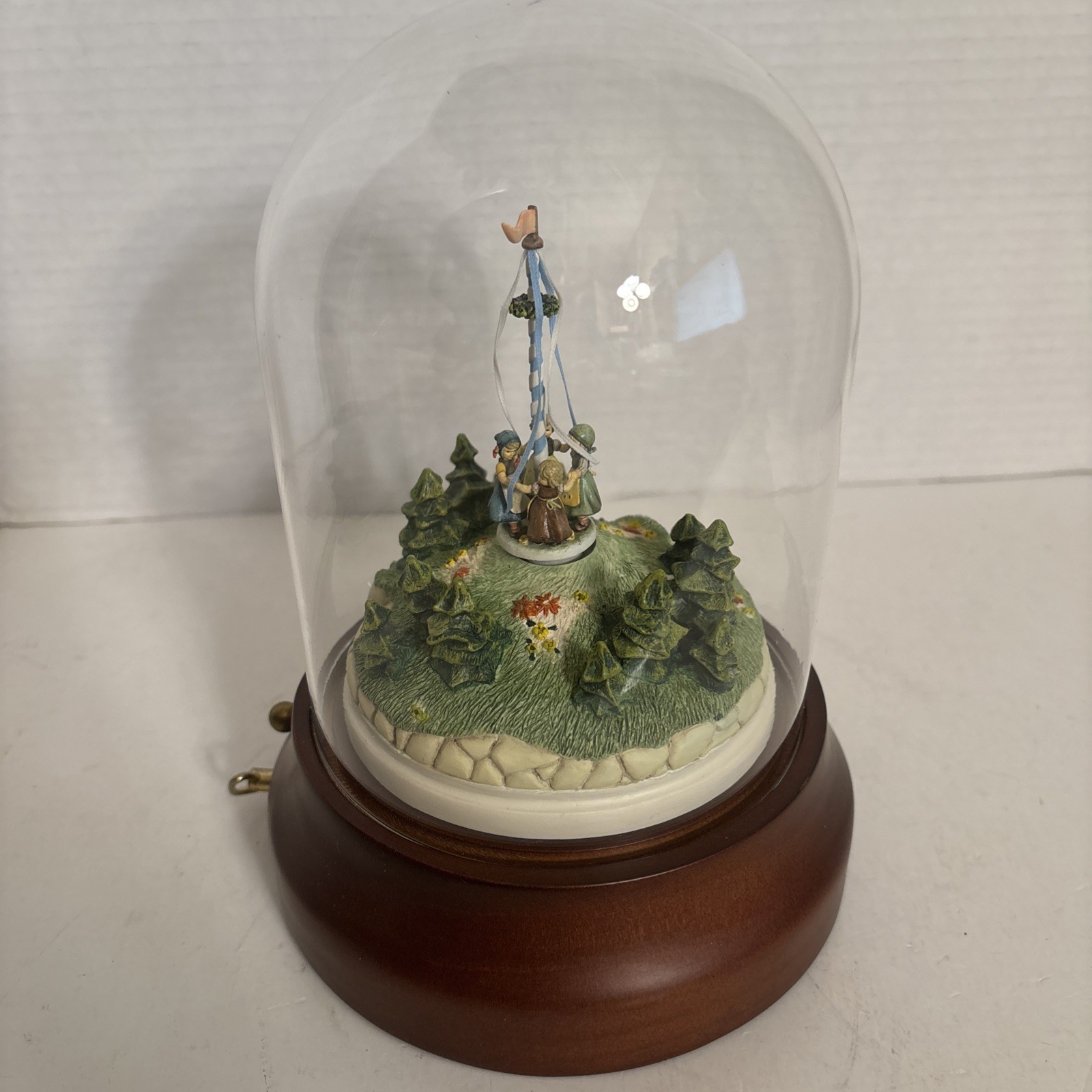 Hummel Ring Around The Rosie Maypole Musical Vignette Glass Dome LE - Box Hummel Ring Around The Rosie Maypole Musical Vignette Glass Dome LE - Box
