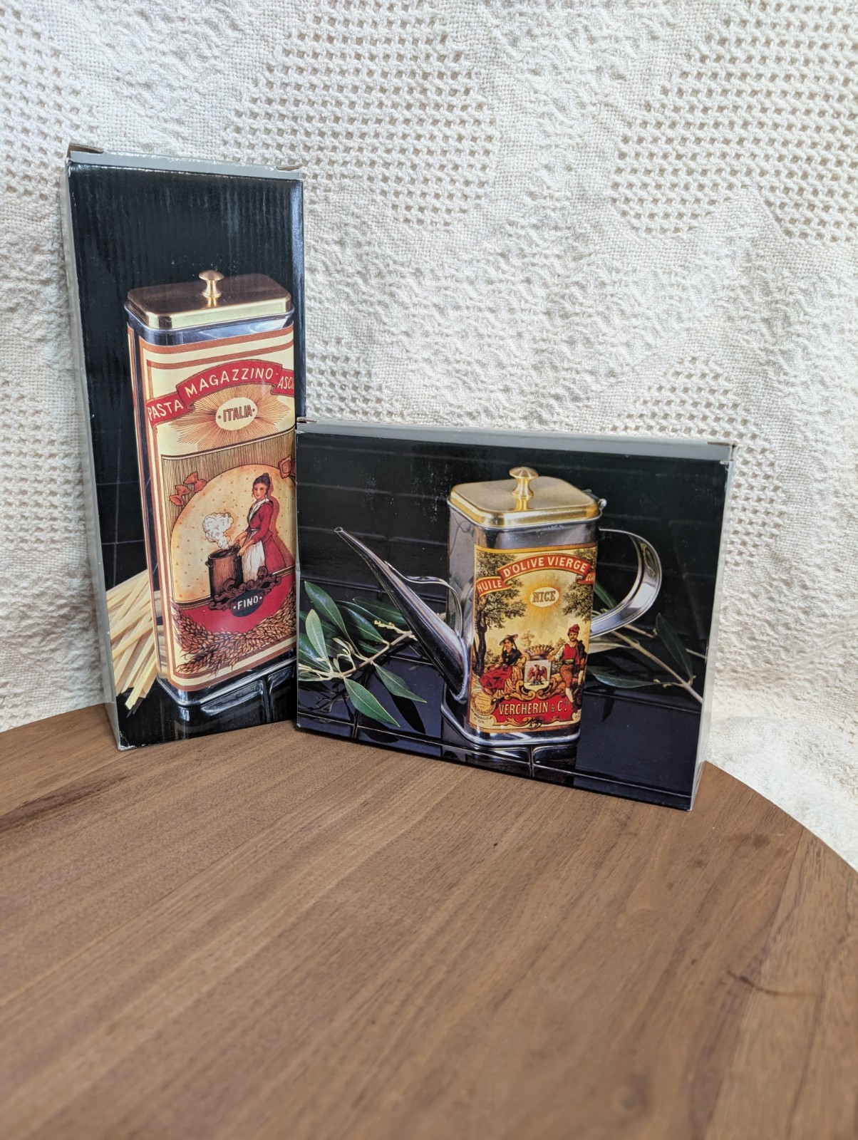 1145 Vtg 1986 Magazzino Tin Can Containers Pasta & Oil Asciutto Fino Italy NIB 1145 Vtg 1986 Magazzino Tin Can Containers Pasta & Oil Asciutto Fino Italy NIB