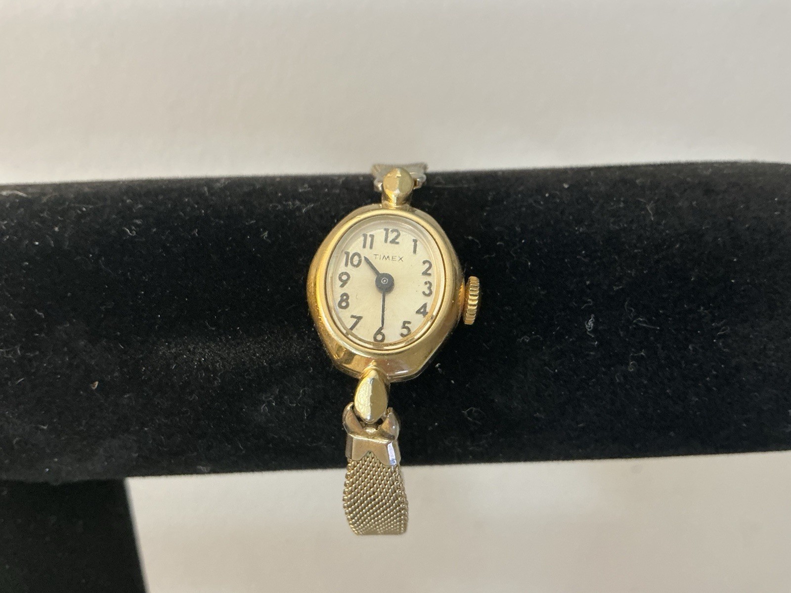 A Timex Vintage Ladies Wristwatch, Possibly From 1920’s-1930’s A Timex Vintage Ladies Wristwatch, Possibly From 1920’s-1930’s