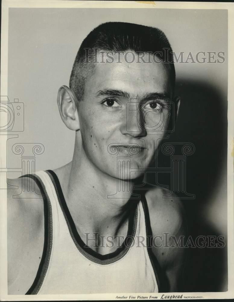 1959 Press Photo Auburn Guard Porter Gilbert - lrs04970 1959 Press Photo Auburn Guard Porter Gilbert - lrs04970