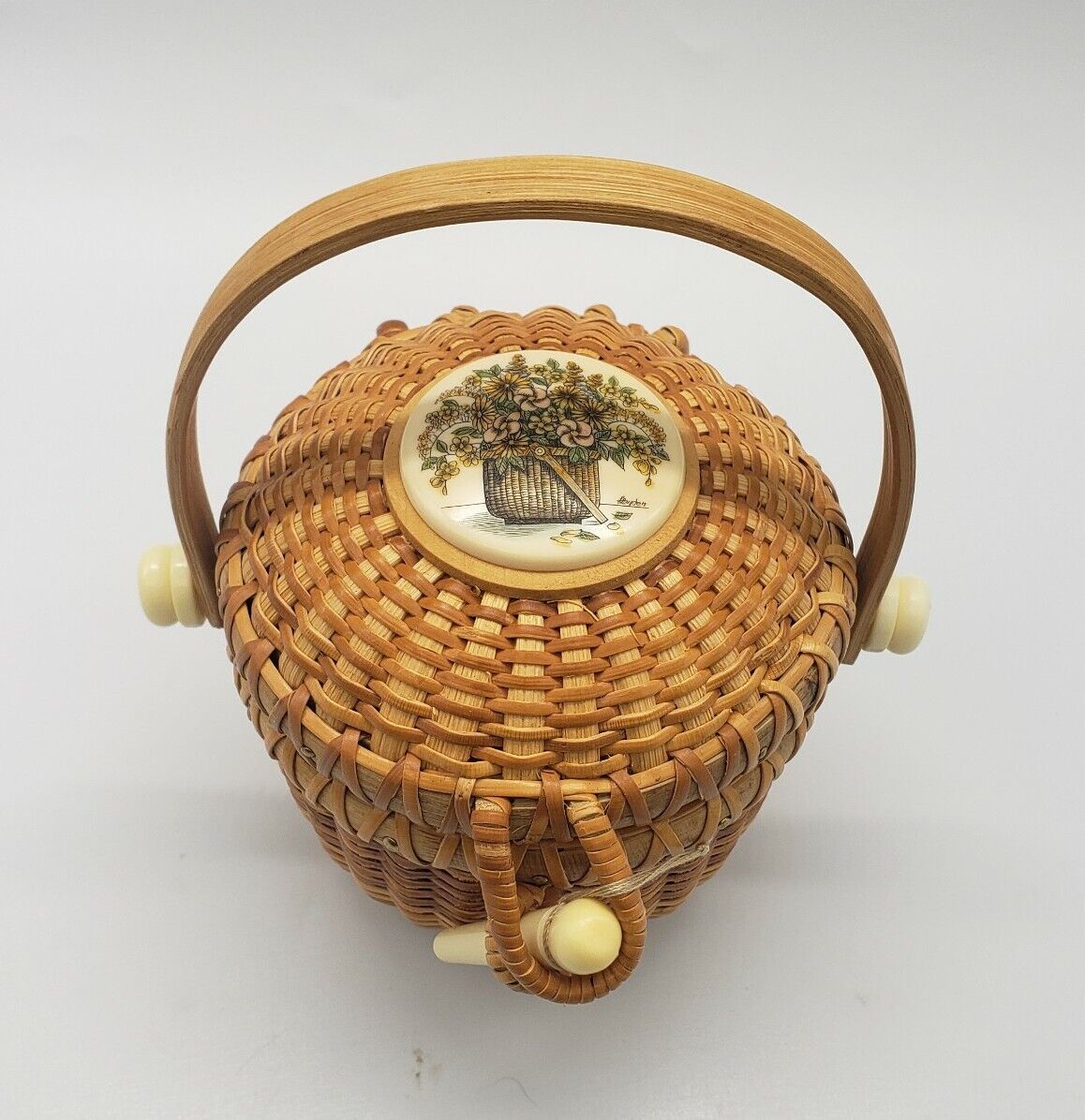 Nantucket Hand Crafted Small Lidded Basket