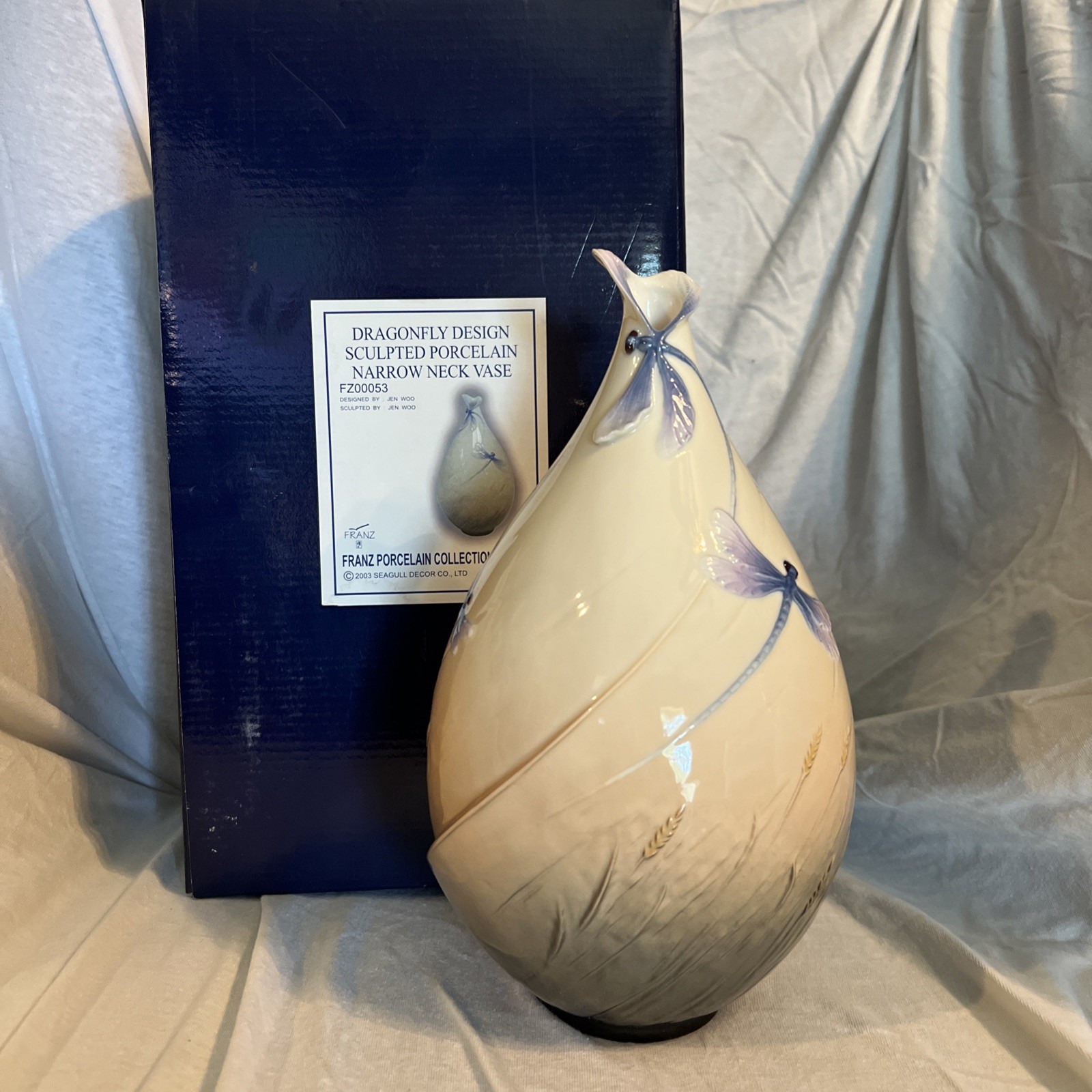 Franz Porcelain Collection Dragonfly Narrow Neck Vase FZ00053 by Jen Woo Franz Porcelain Collection Dragonfly Narrow Neck Vase FZ00053 by Jen Woo