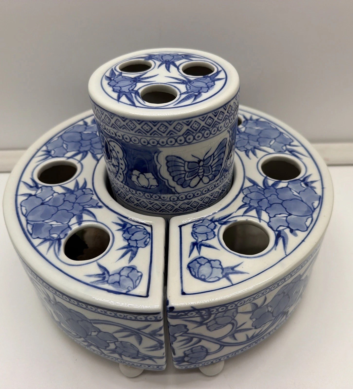 RARE Vintage Blue White flower frog arrangement set chinoiserie porcelain RARE Vintage Blue White flower frog arrangement set chinoiserie porcelain