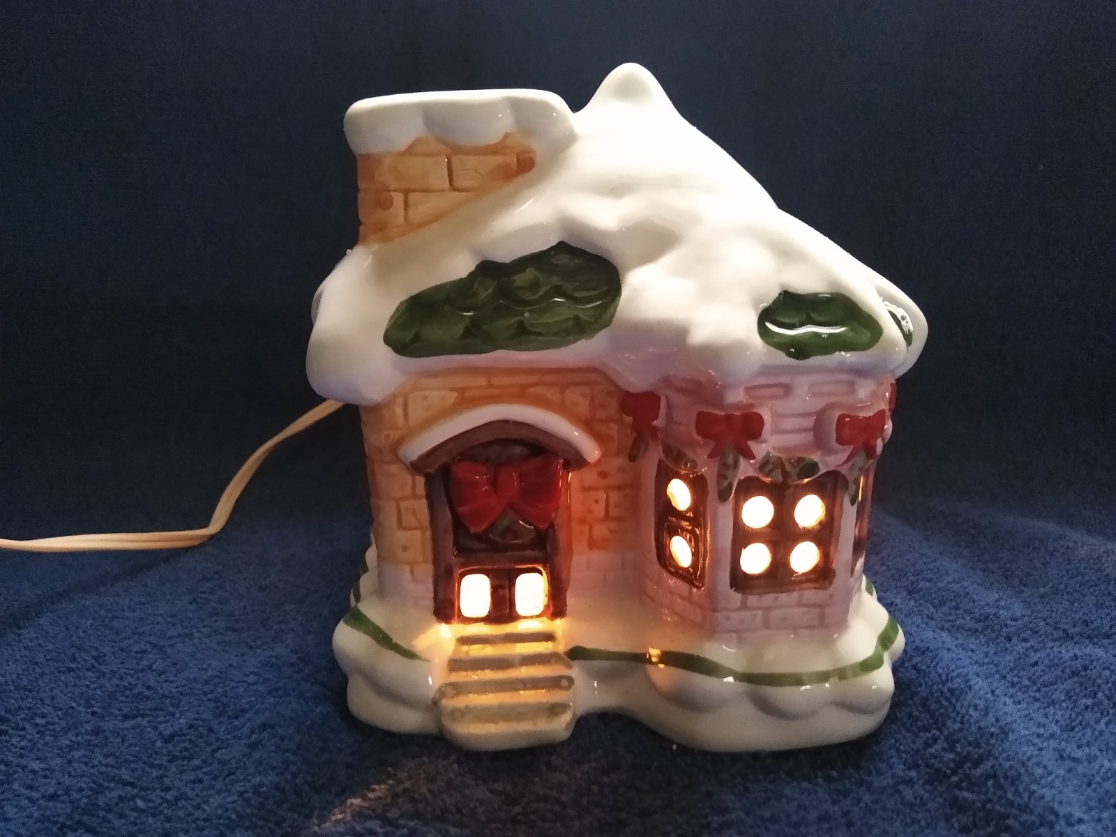 Vintage Lighted Winter Themed Cottage with On/Off Switch