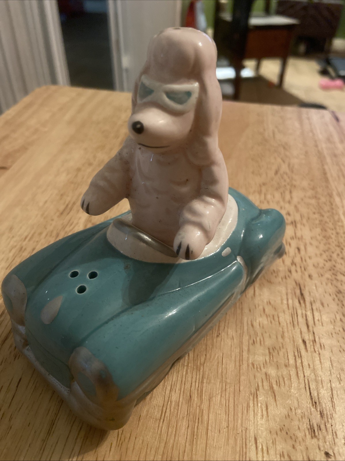 Vintage Vandor Dog In Car Salt And Pepper Shaker Vintage Vandor Dog In Car Salt And Pepper Shaker