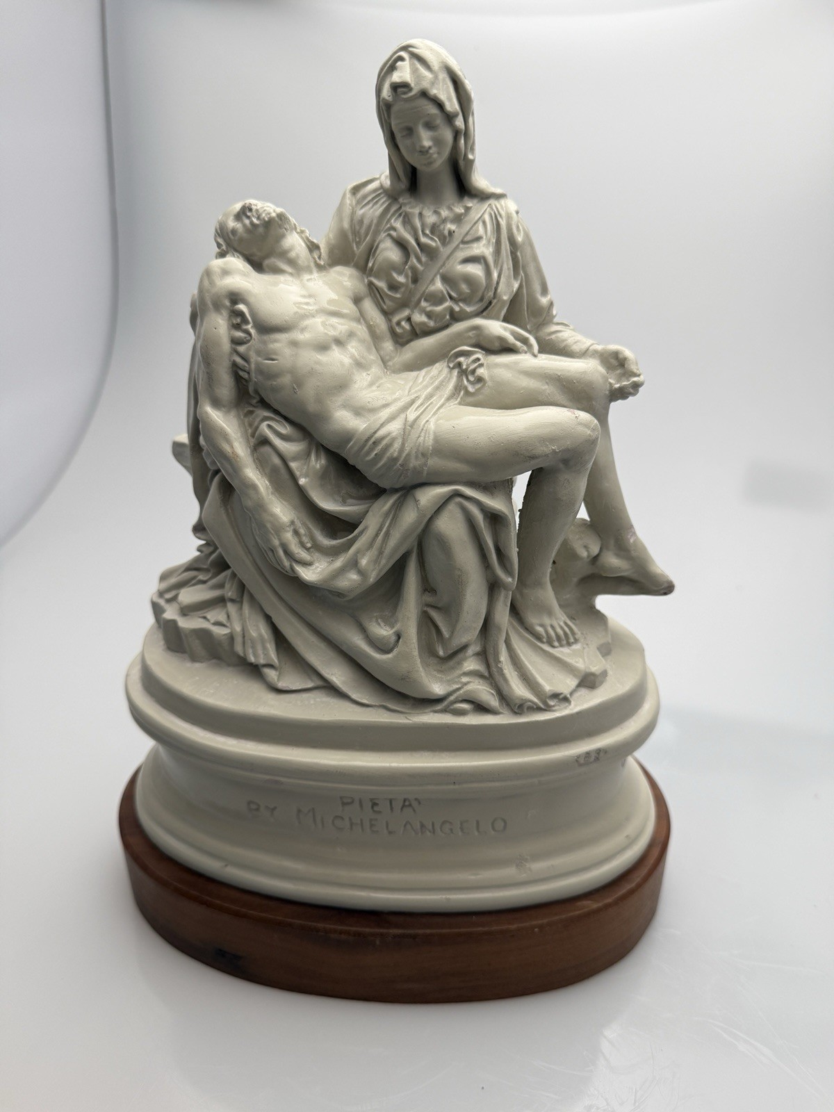 Vintage 1965 Austin Productions Pieta Statue Michelangelo Replica Wood Base 11\ Vintage 1965 Austin Productions Pieta Statue Michelangelo Replica Wood Base 11\