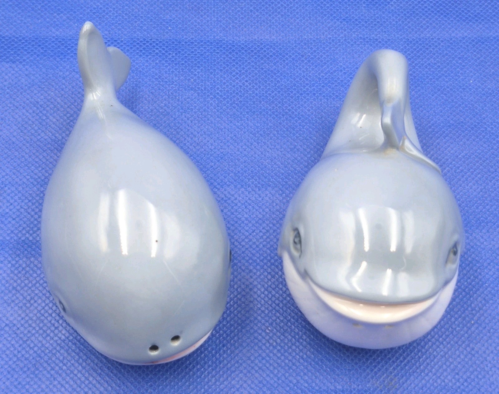Adorable Vintage Gray Whale Porcelain S&P Shaker Set 4x2.5\