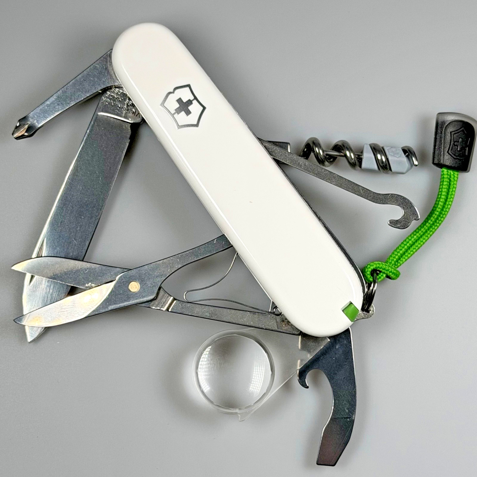 RedEdge Modified Victorinox Yeoman – White Plus Scales / Bright Green Liner