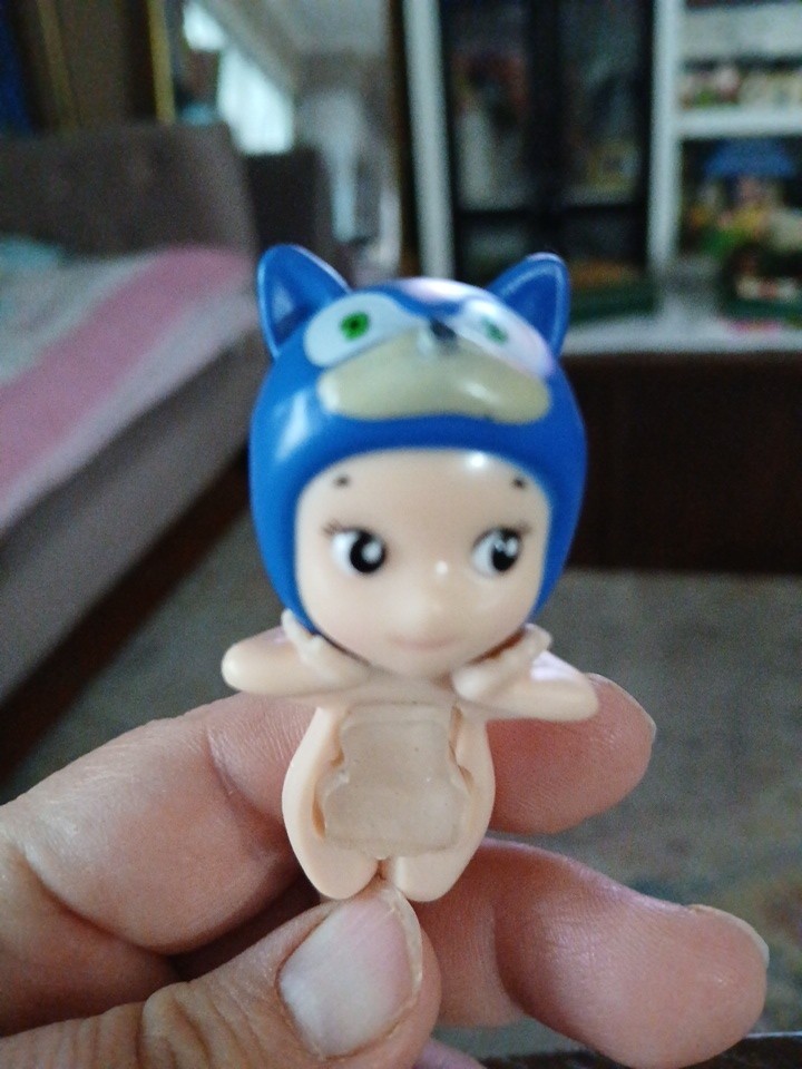 Little Sunny Angel  Hedge Hog Figure
