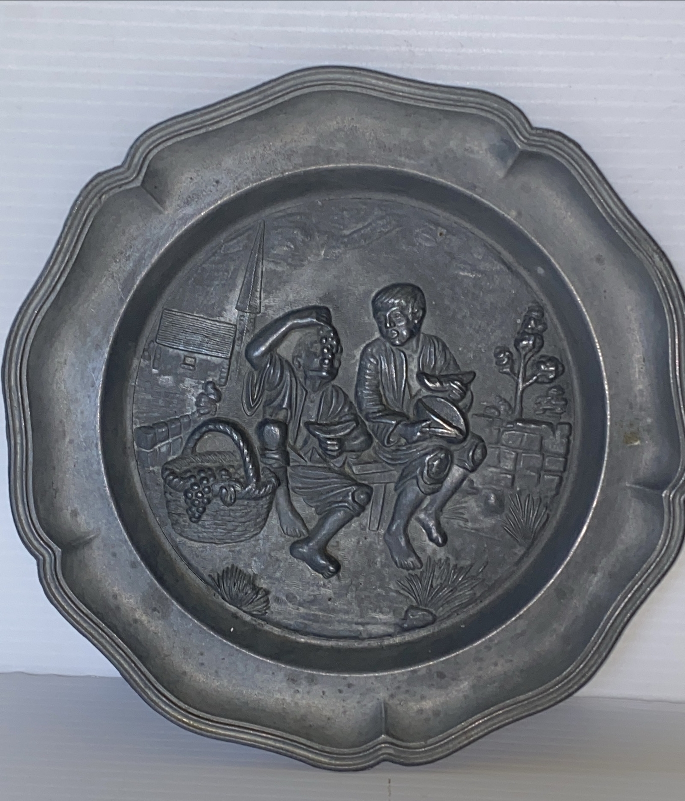 VINTAGE PEWTER PLATE WALL HANGING DISPLAY VILLAGE/GRAPE HARVESTING SCENE 9”