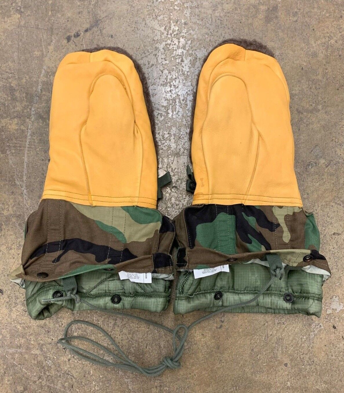 US Military Issue Arctic Extreme Cold Weather Mittens N-4B w Liners Woodland NEW