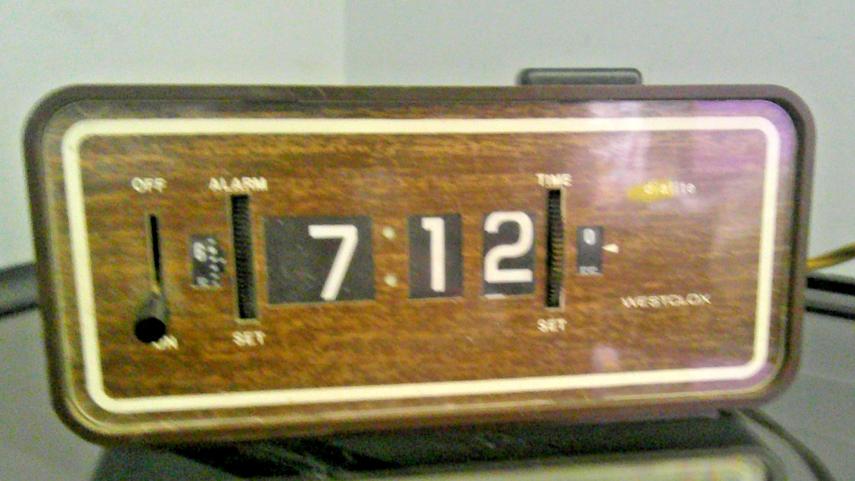 Vintage Westclox Alarm Clock. Excellent Conditionn Analog Snooz Model #22528