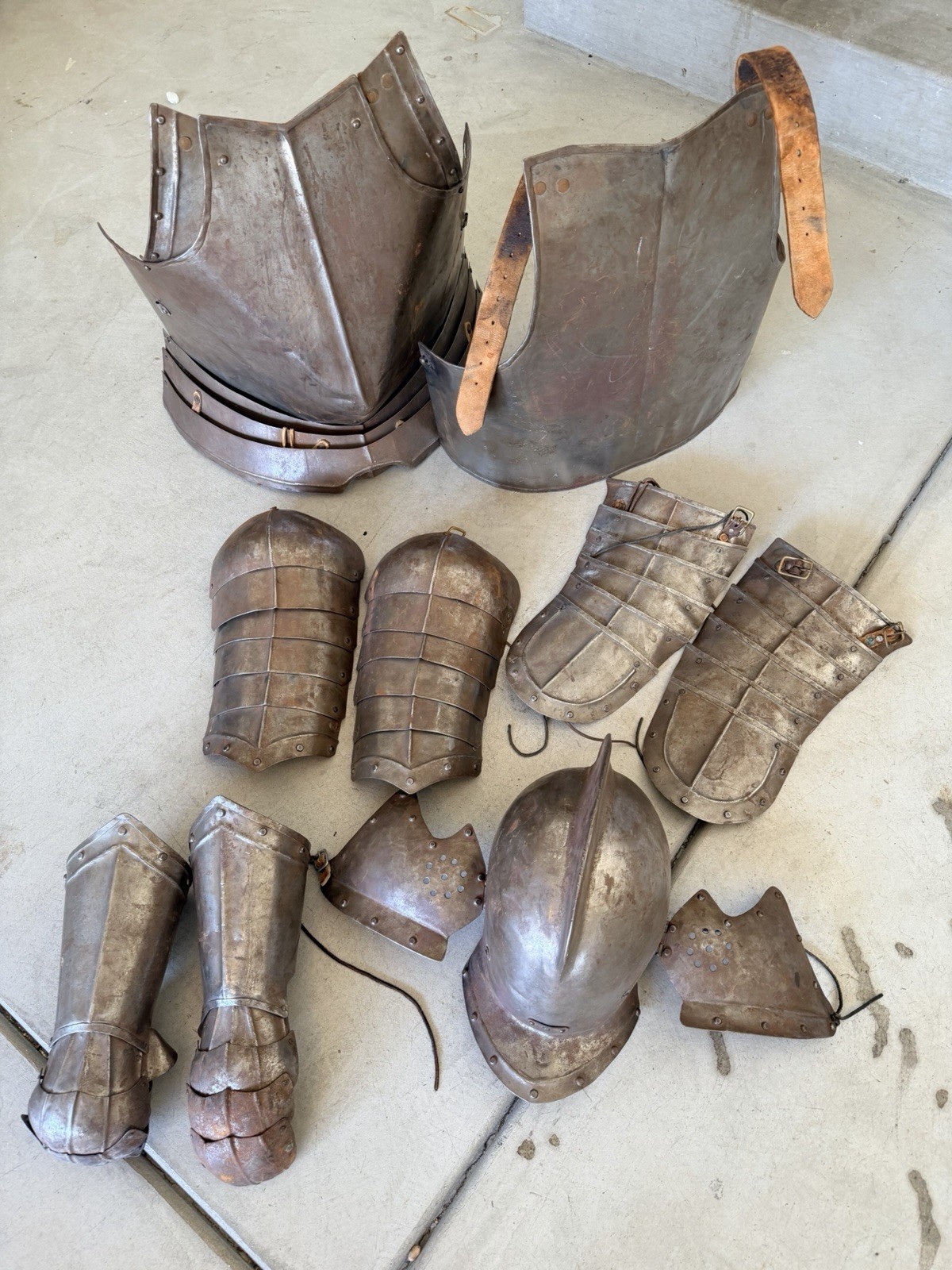 Medieval Style Steel Armor Set Helmet Breastplate Gauntlets Greaves & Leg Armor.
