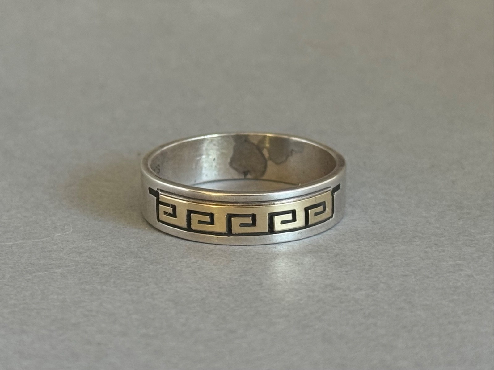 Unused Navajo Sterling Silver w Solid 14K Gold Overlay S Skeels Ring Sz 13 1/4 Unused Navajo Sterling Silver w Solid 14K Gold Overlay S Skeels Ring Sz 13 1/4