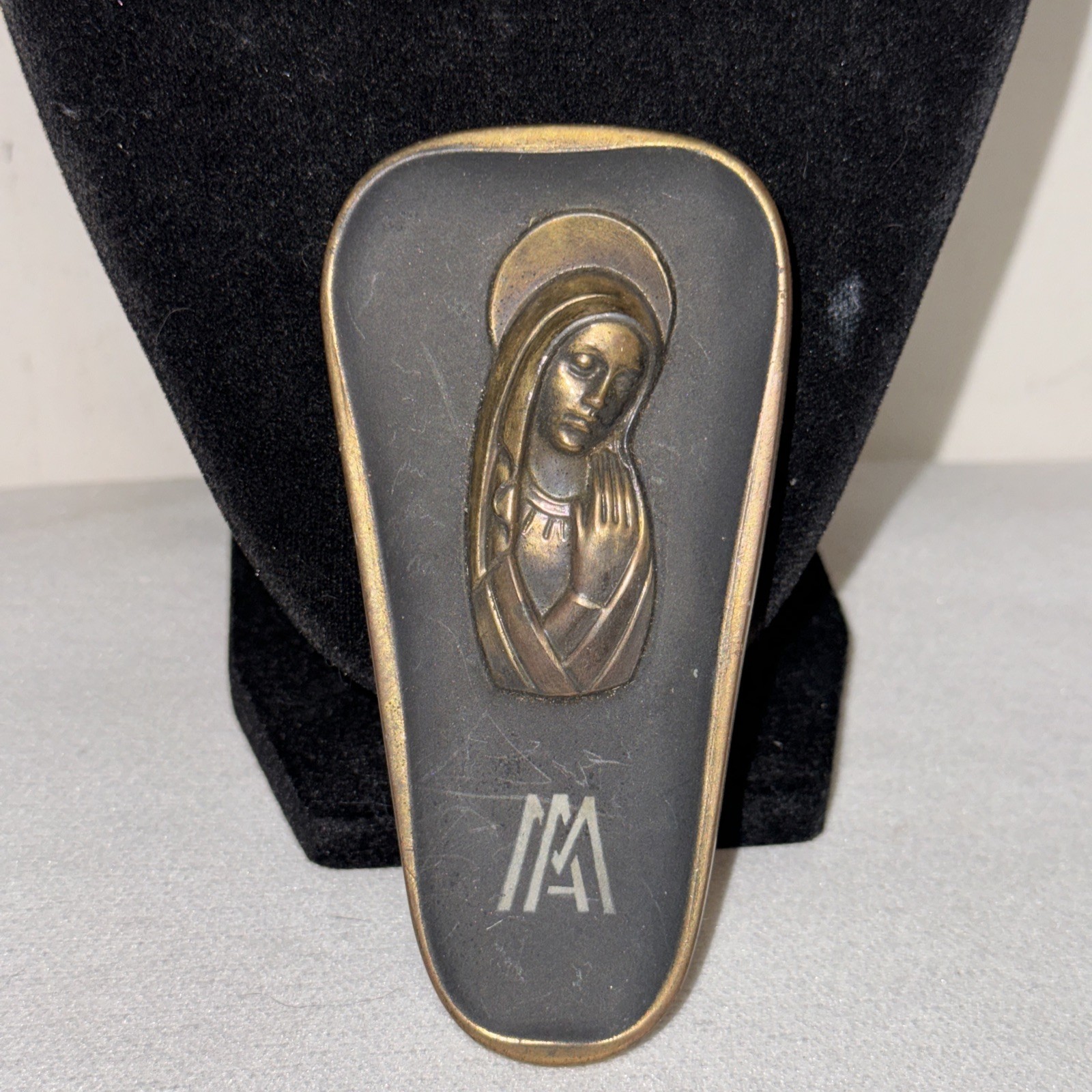 VTG Virgin Mary Wall Hanging Plaque Heavy 3.2 Oz Metal (Brass?) West Germany
