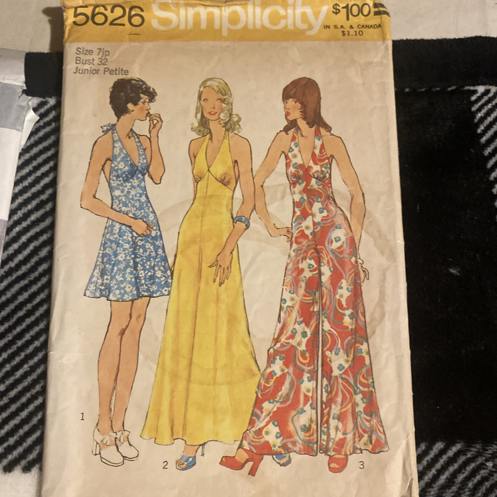 Lot of 17 1960s - 1980s Womens Vintage Sewing Patterns Simplicity Mostly Uncut Lot of 17 1960s - 1980s Womens Vintage Sewing Patterns Simplicity Mostly Uncut