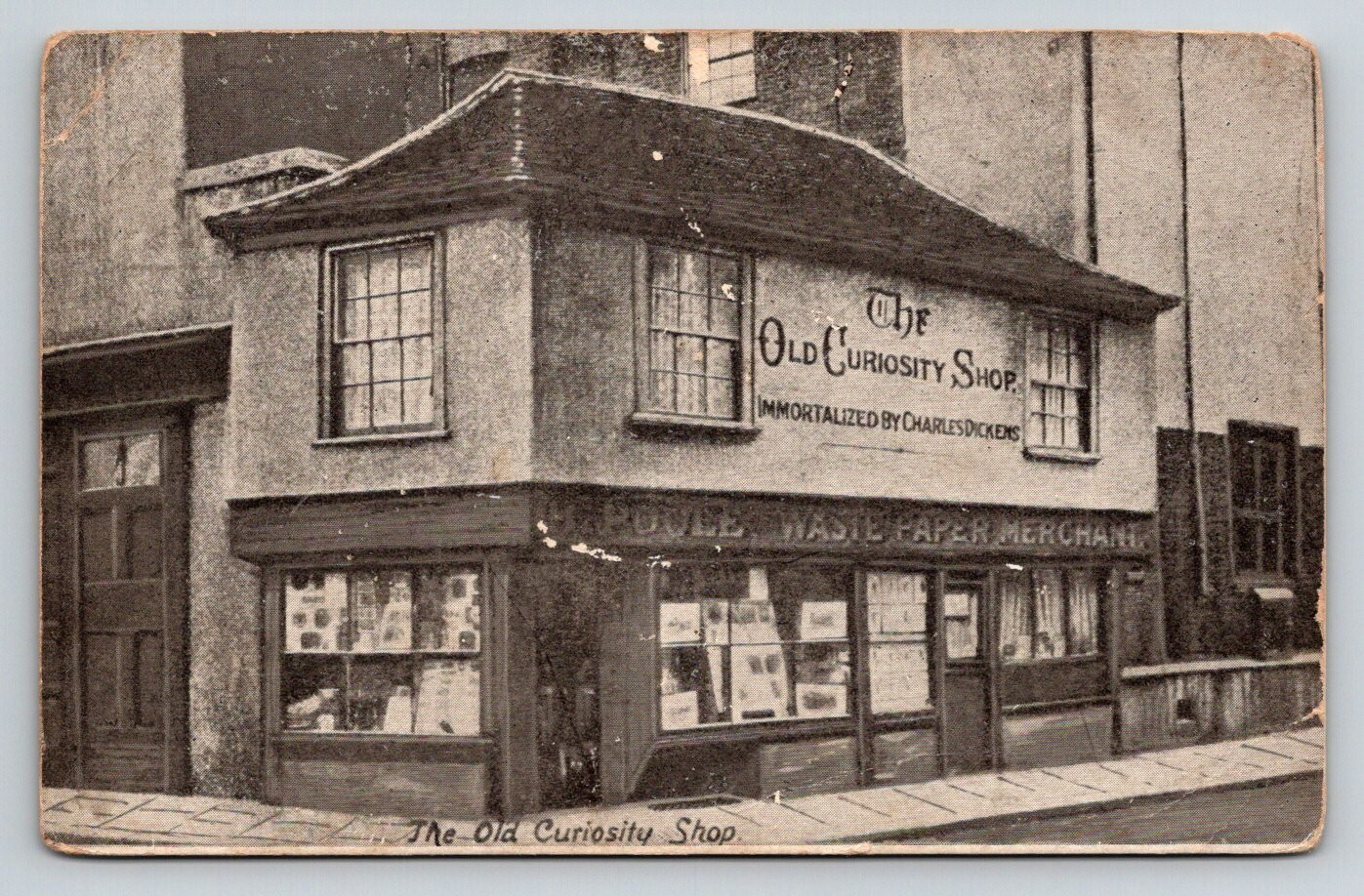 Charles Dickens\' Old Curiosity Shop  London   England    Postcard